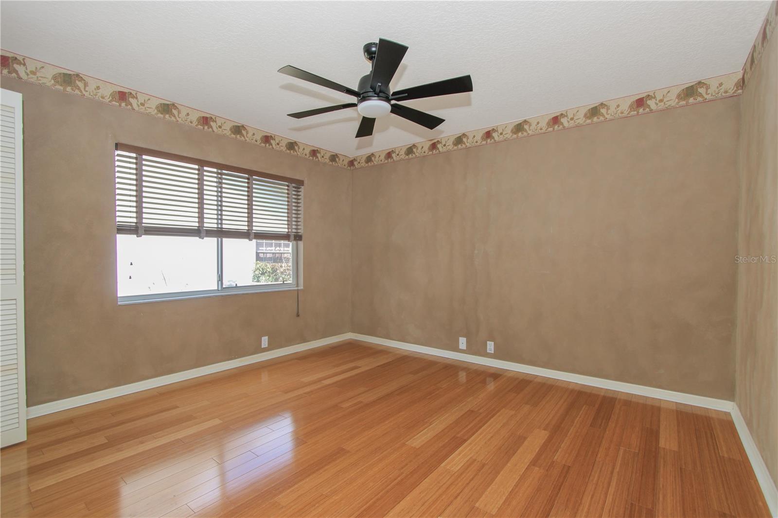 Image 30 of 41 For 2319 Sunview Avenue