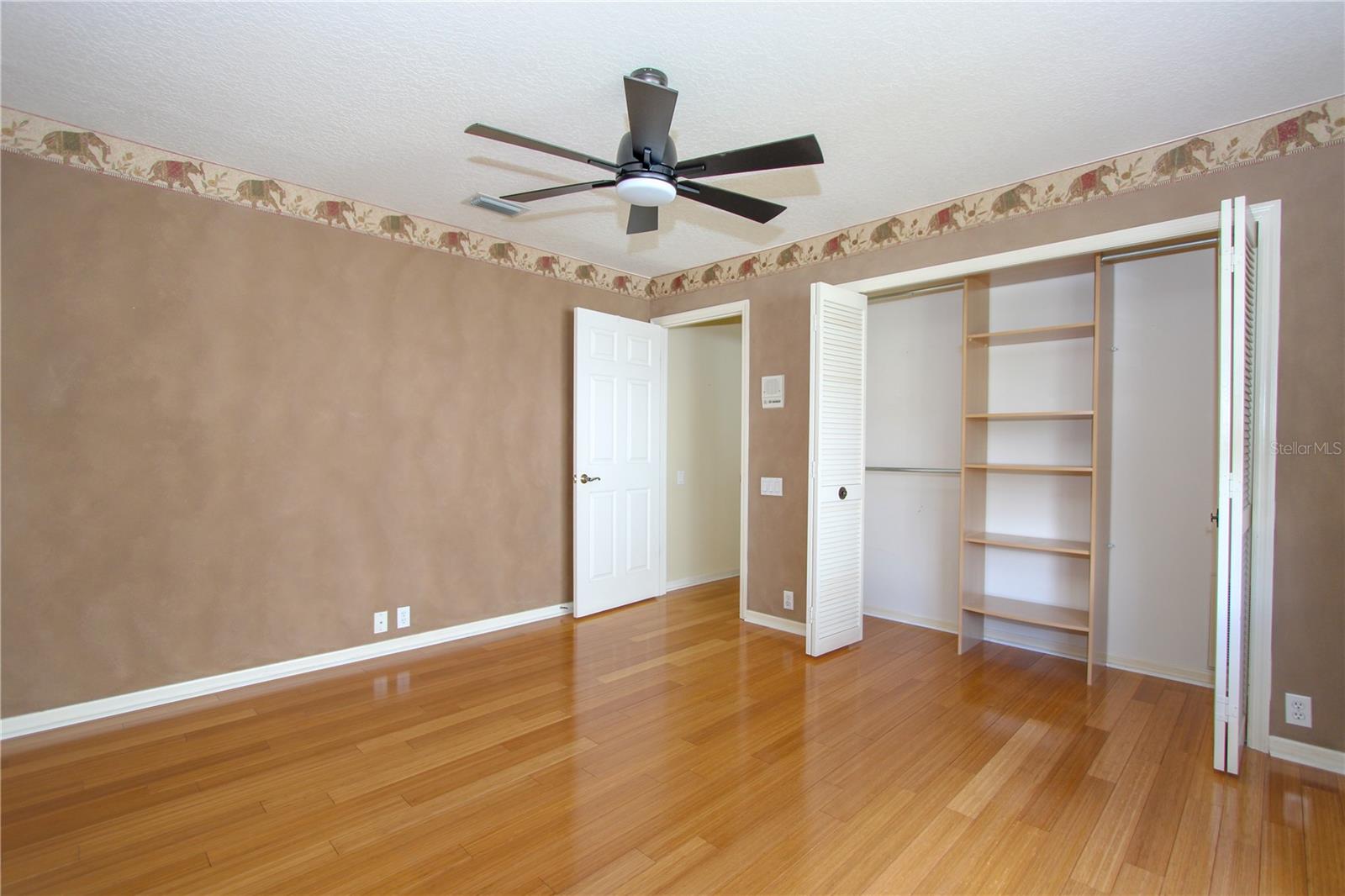 Image 31 of 41 For 2319 Sunview Avenue