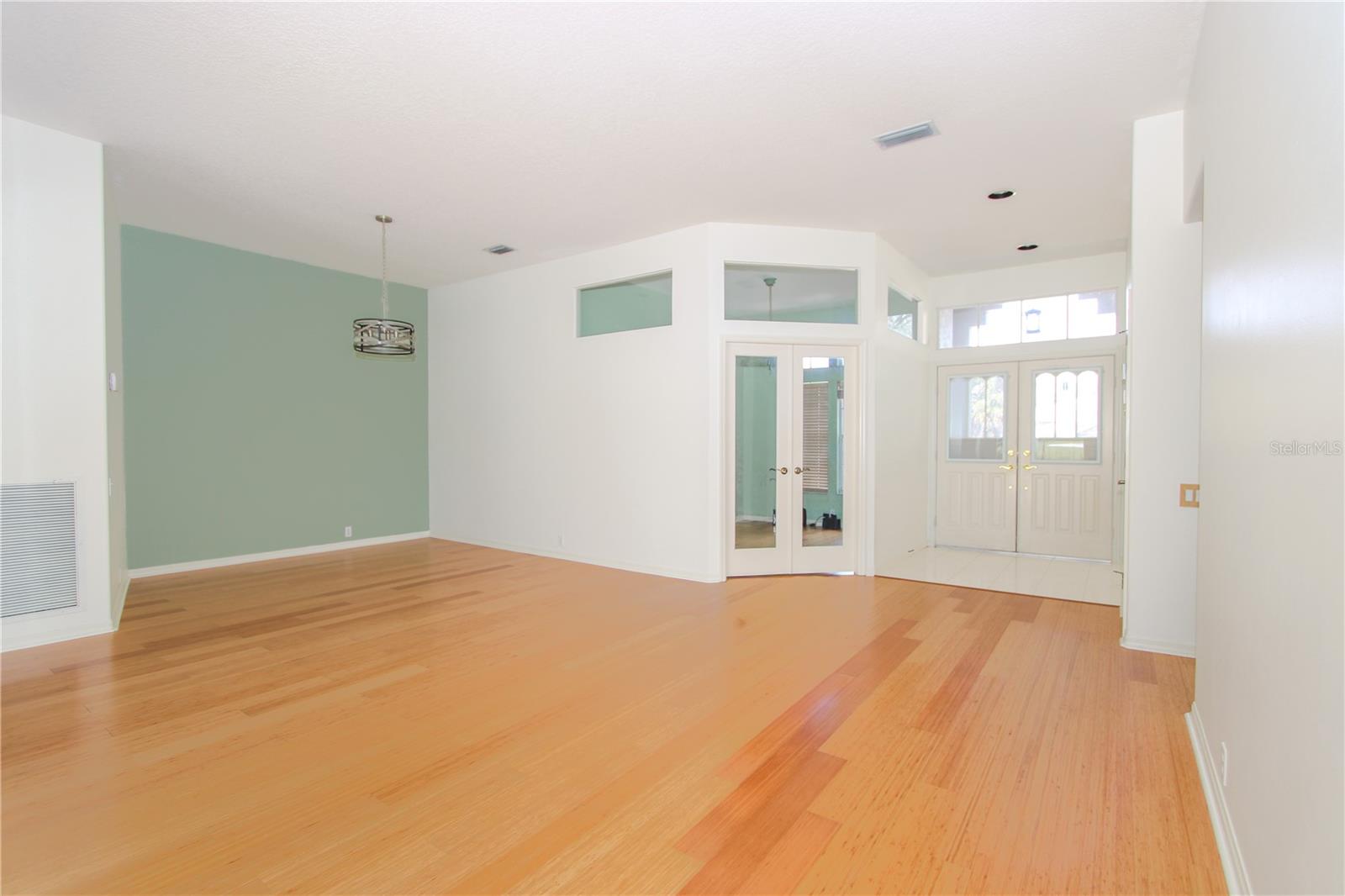 Image 7 of 41 For 2319 Sunview Avenue