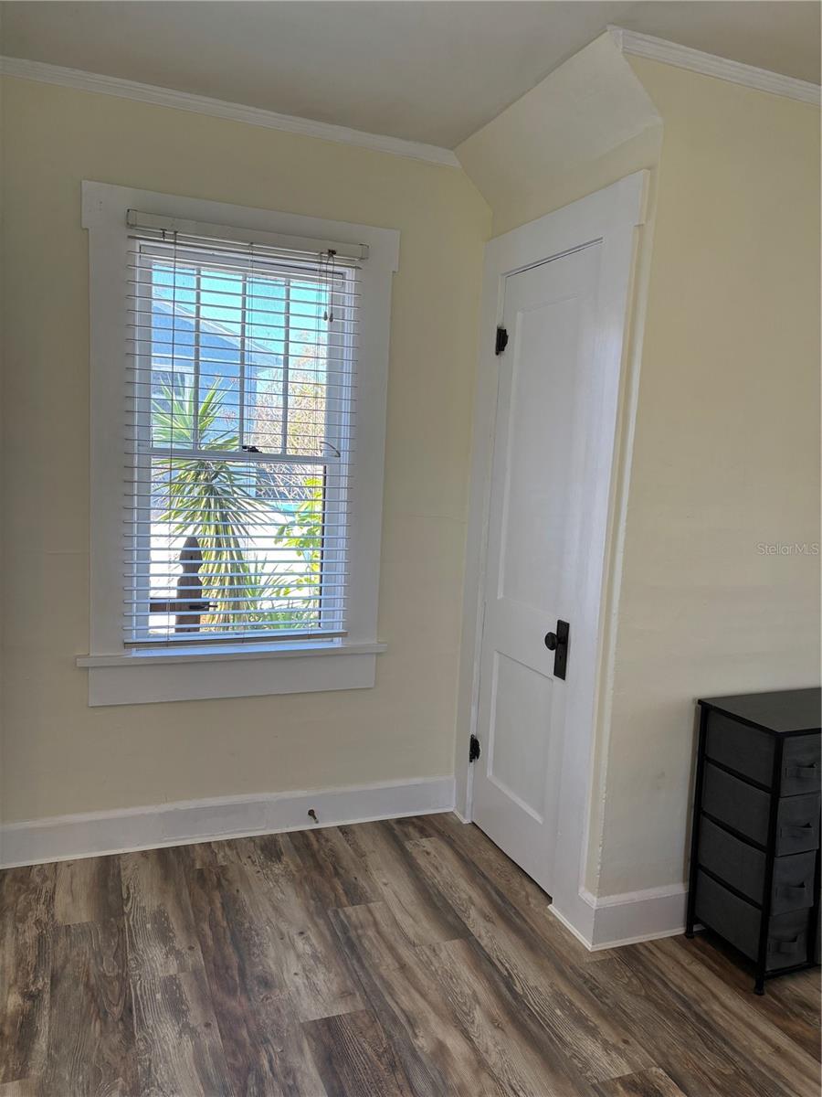 Image 10 of 24 For 810 22nd Avenue N 2