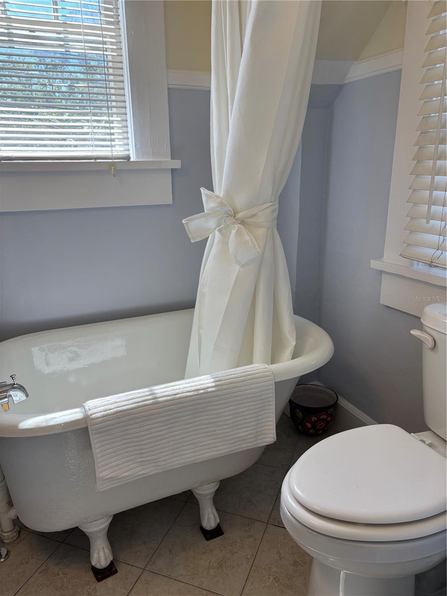 Image 17 of 24 For 810 22nd Avenue N 2