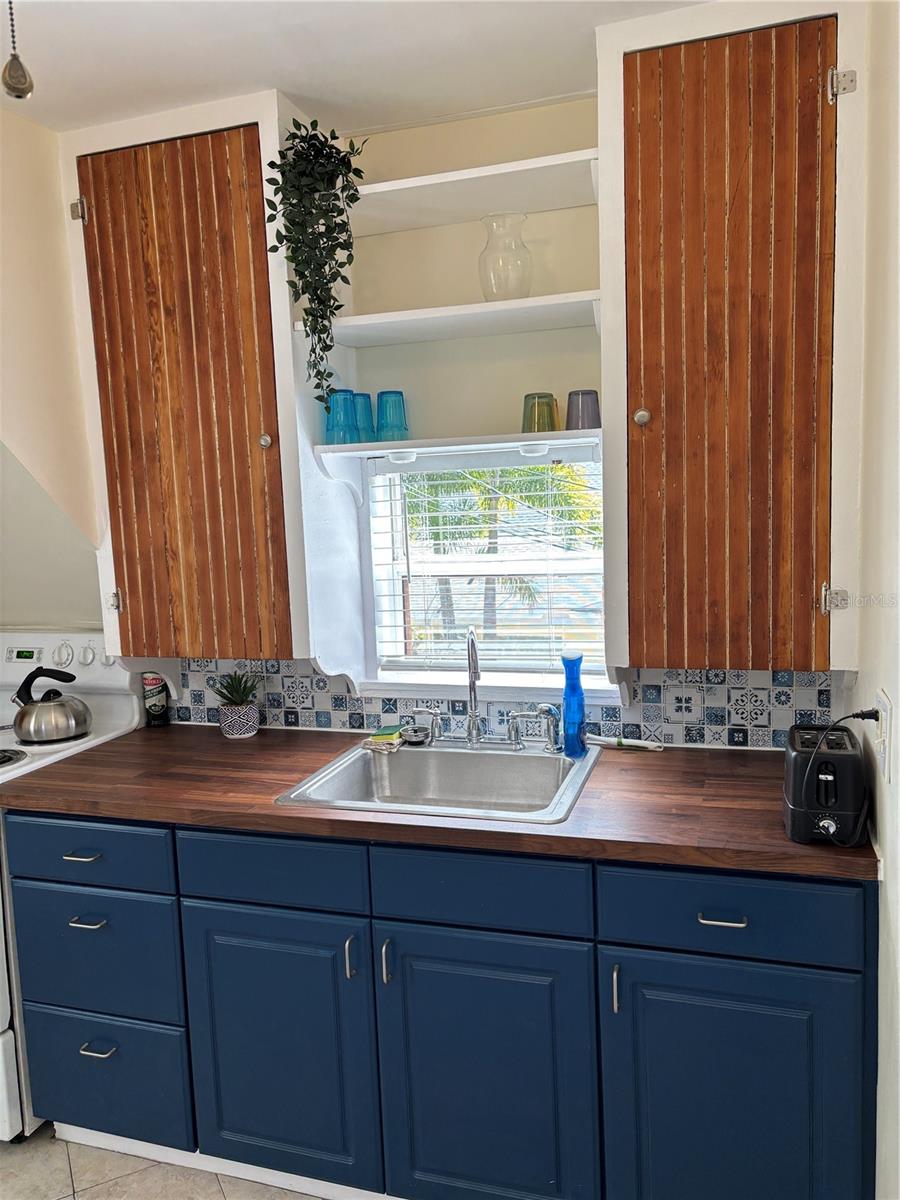 Image 4 of 24 For 810 22nd Avenue N 2