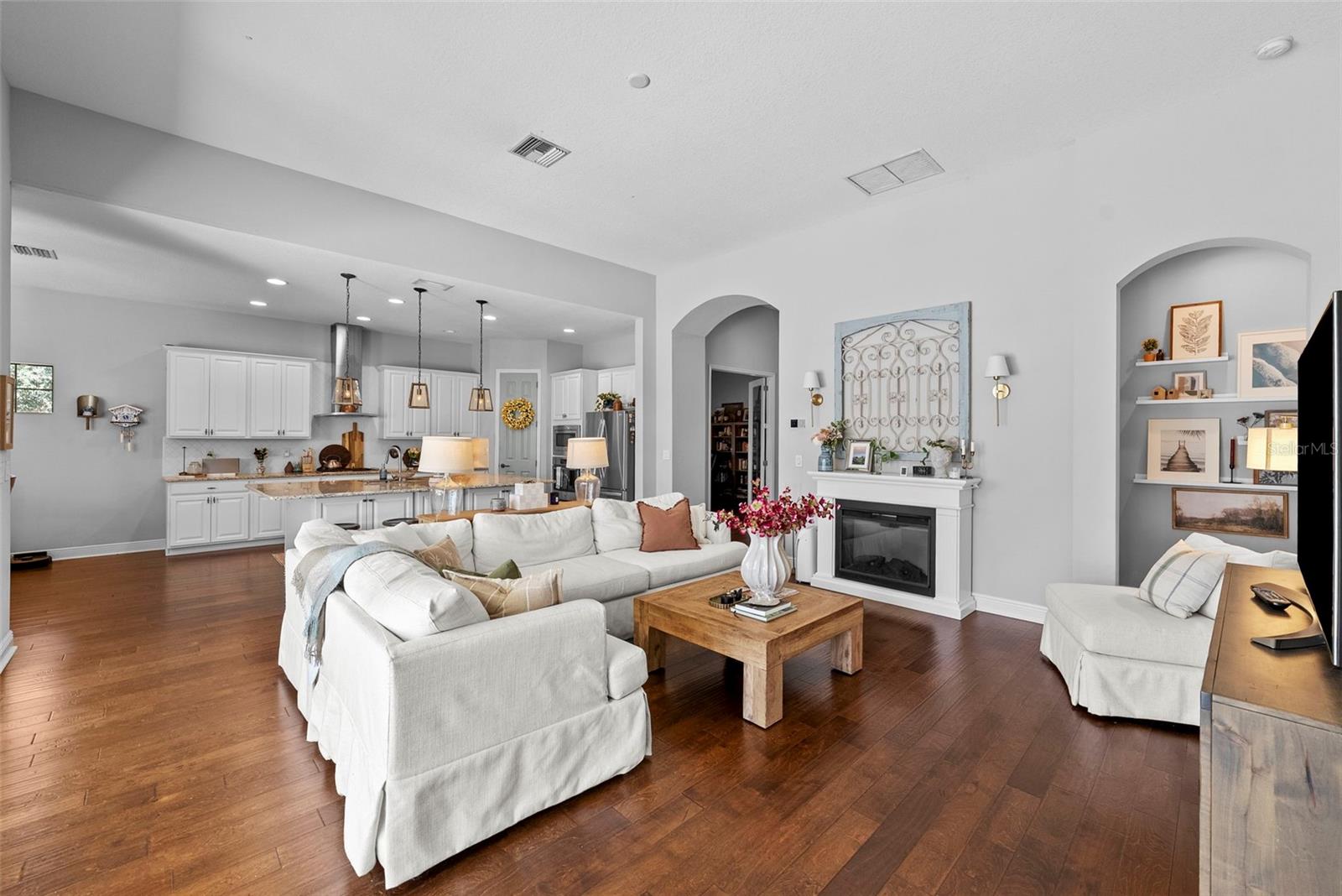 Image 13 of 60 For 1001 Sonesta Avenue