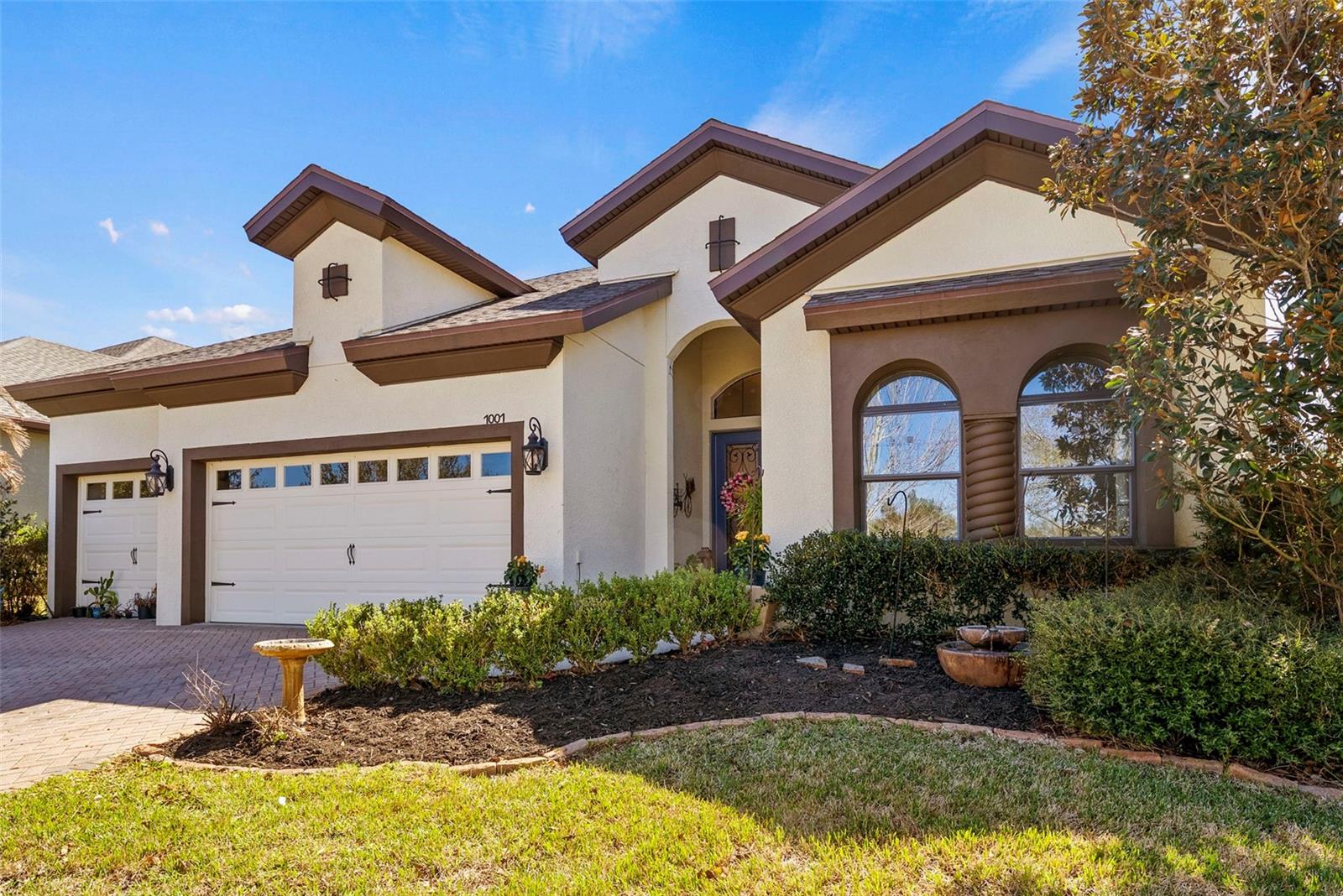 Image 3 of 60 For 1001 Sonesta Avenue