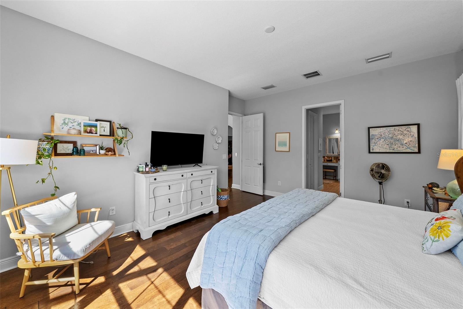 Image 33 of 60 For 1001 Sonesta Avenue