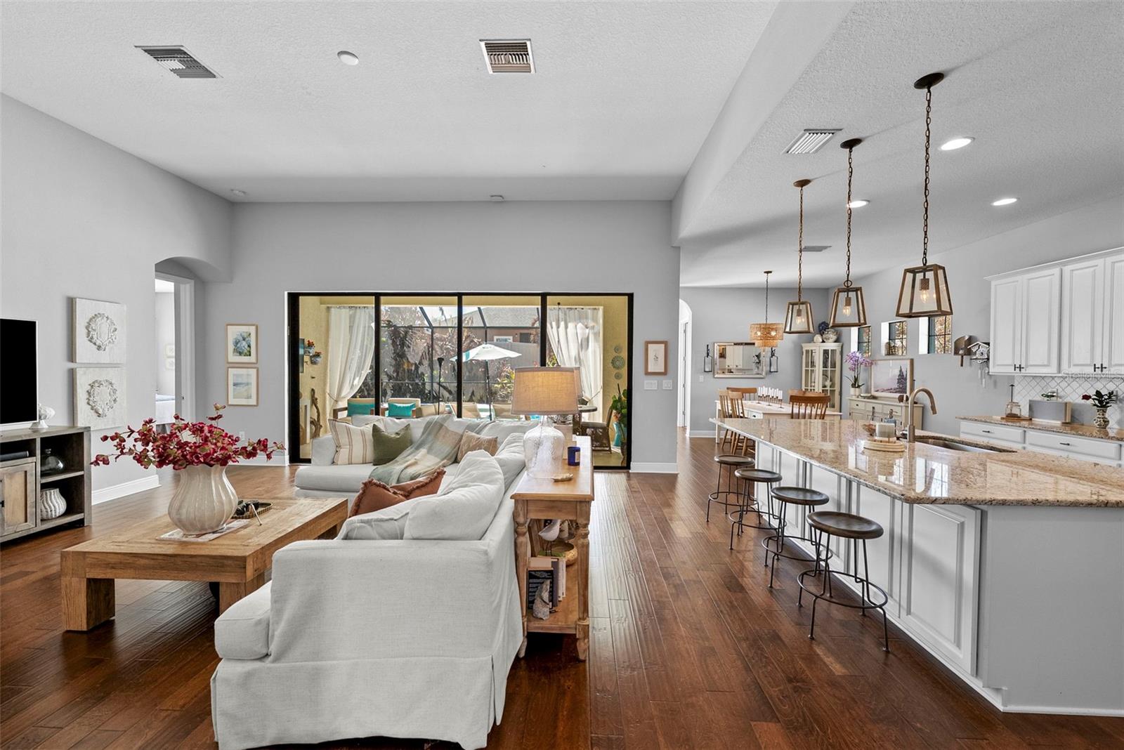 Image 7 of 60 For 1001 Sonesta Avenue