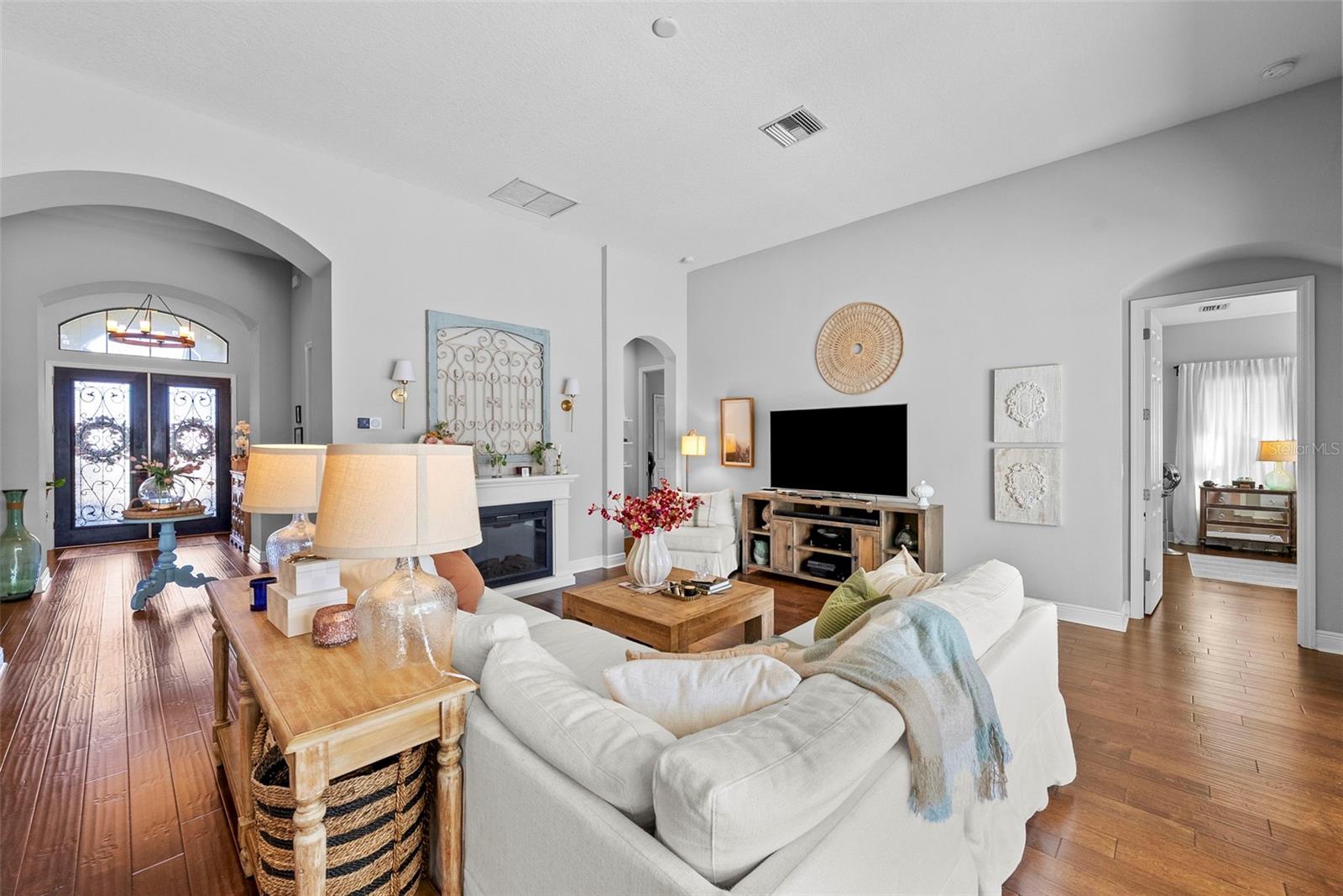 Image 9 of 60 For 1001 Sonesta Avenue