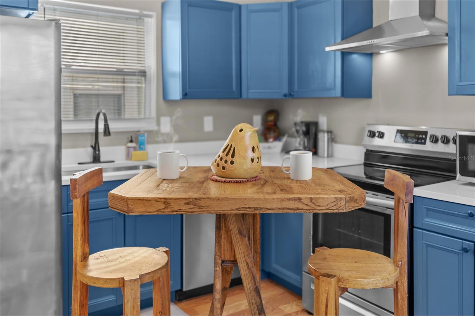 Listing photo id 10 for 2703 15th Avenue