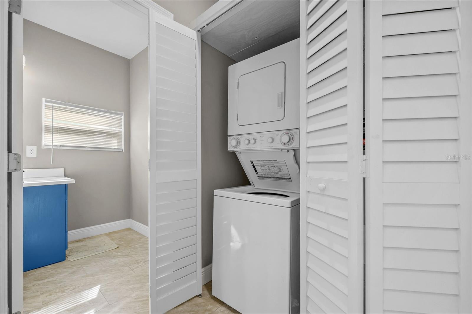 Listing photo id 20 for 2703 15th Avenue