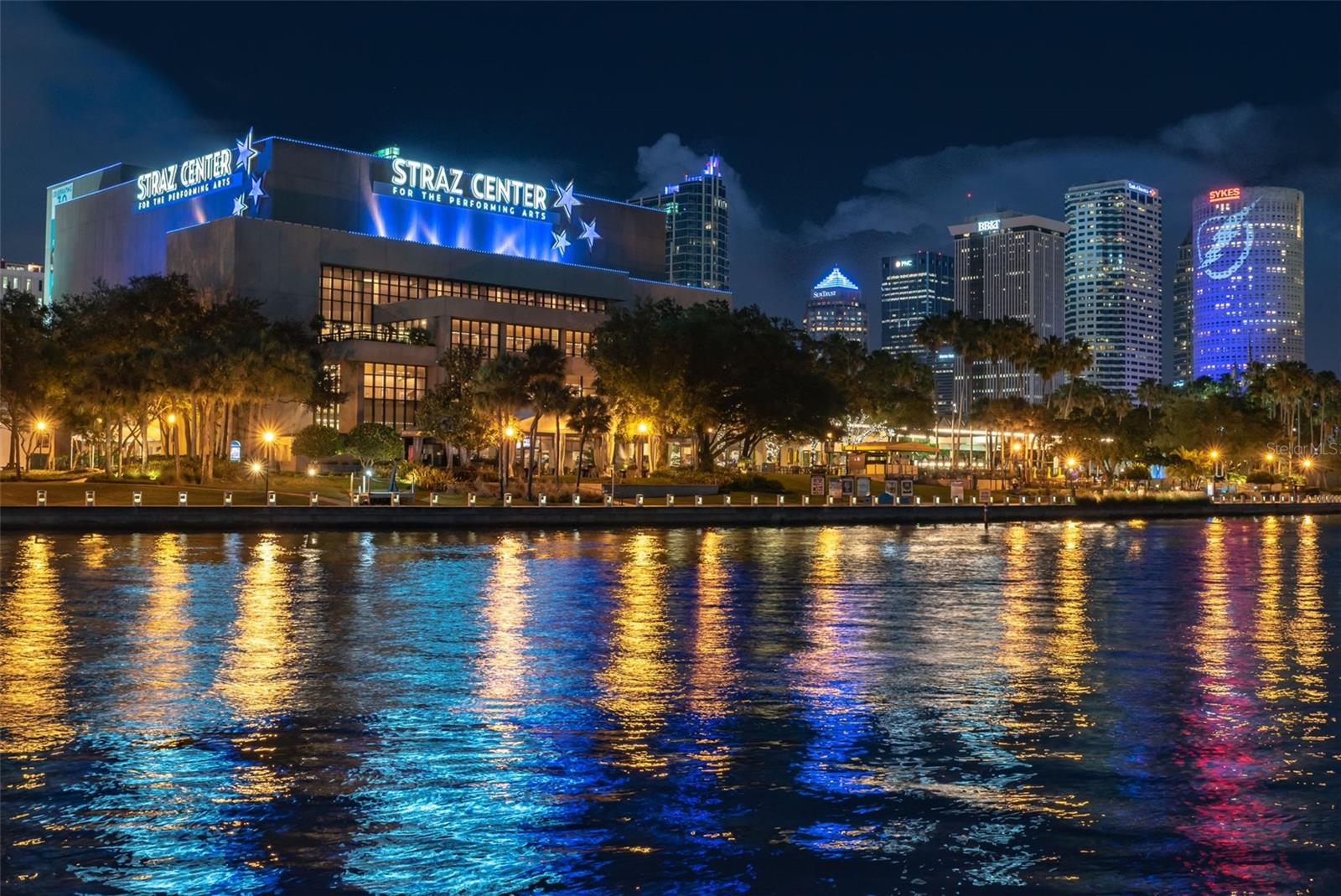 Listing photo id 30 for 2703 15th Avenue