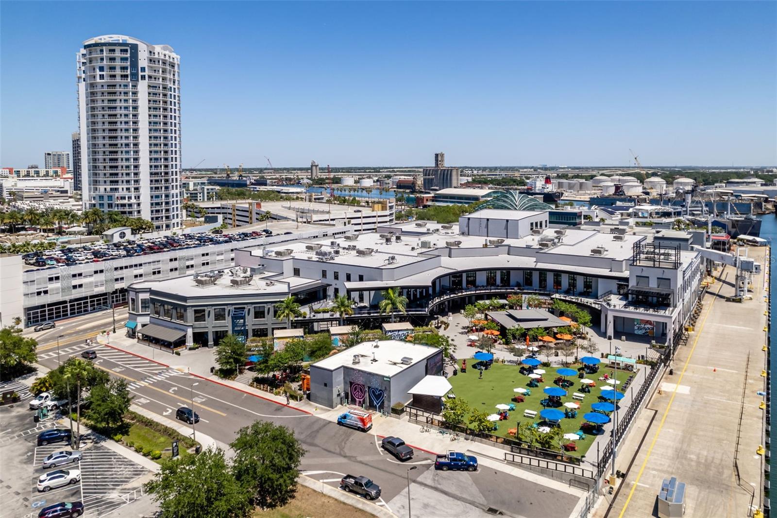 Listing photo id 33 for 2703 15th Avenue