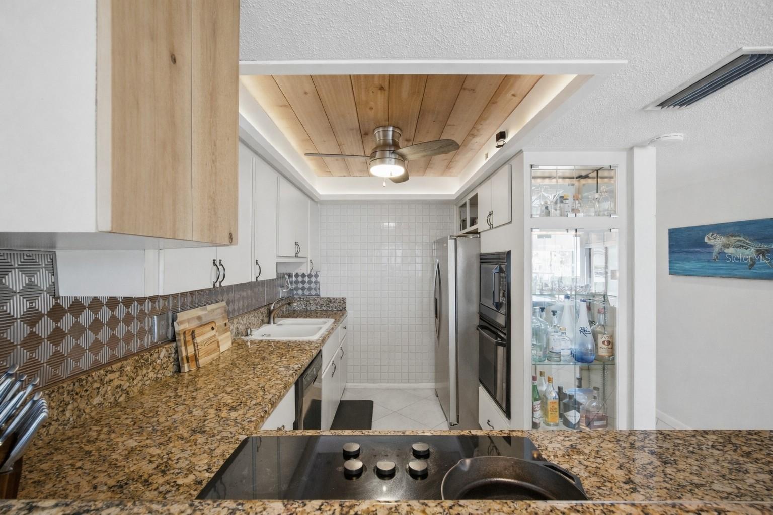 Image 10 of 43 For 534 Pinellas Bayway S 101