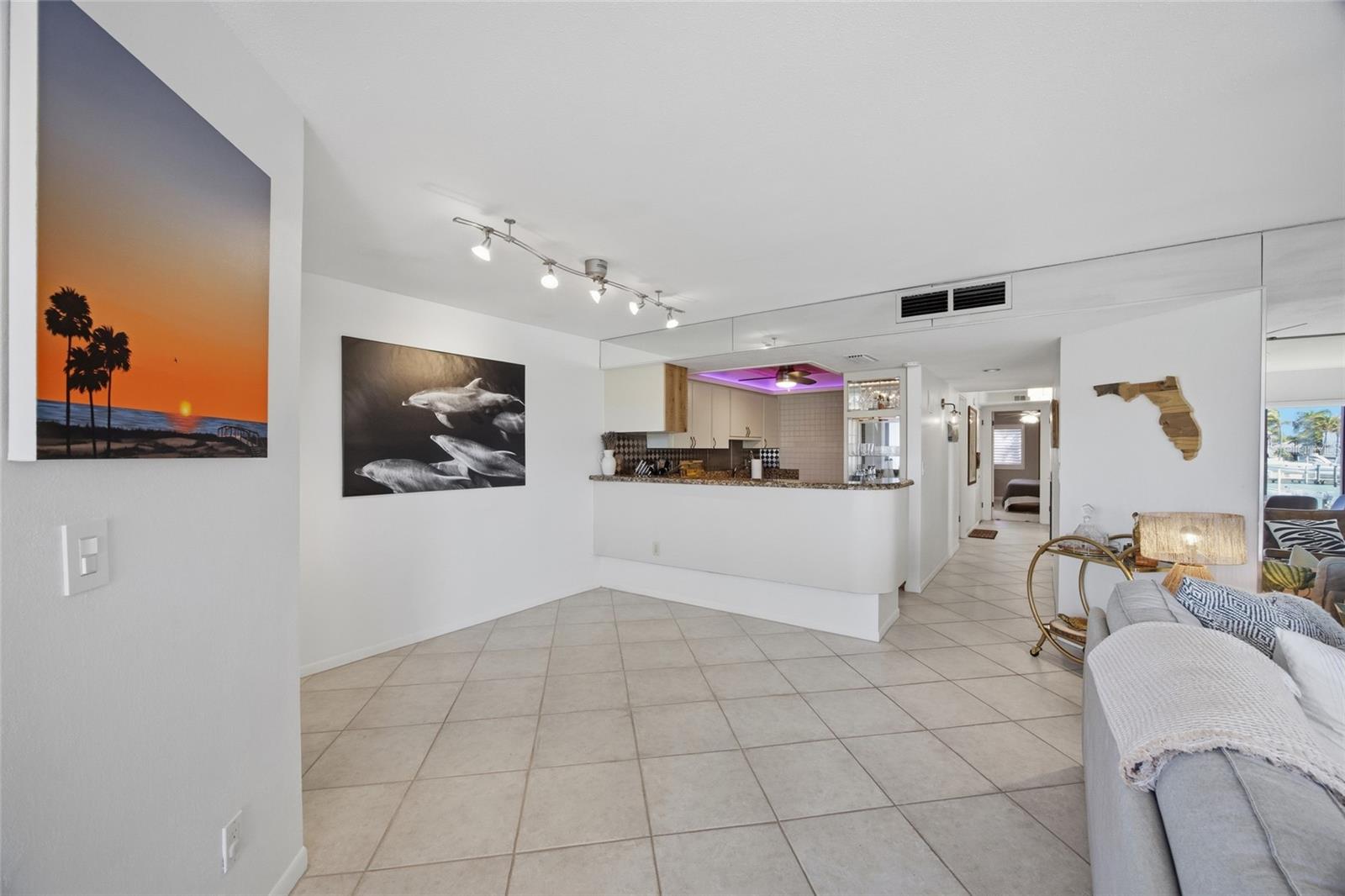 Image 11 of 43 For 534 Pinellas Bayway S 101