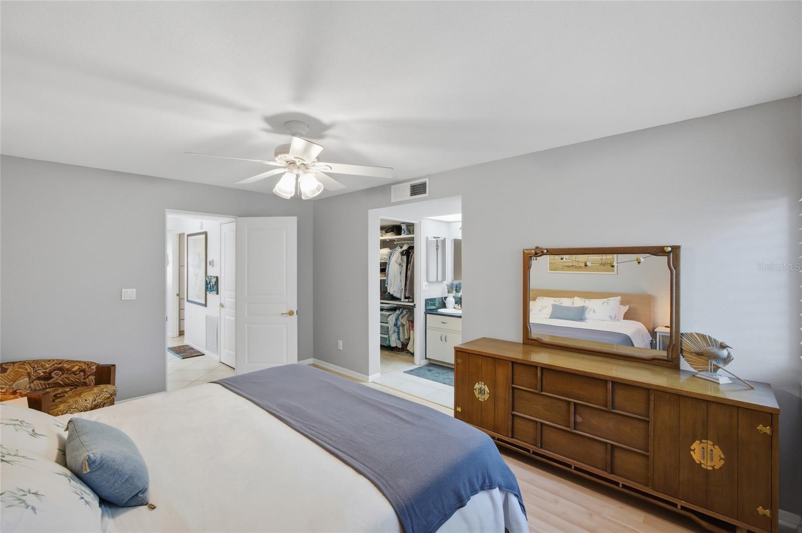 Image 17 of 43 For 534 Pinellas Bayway S 101