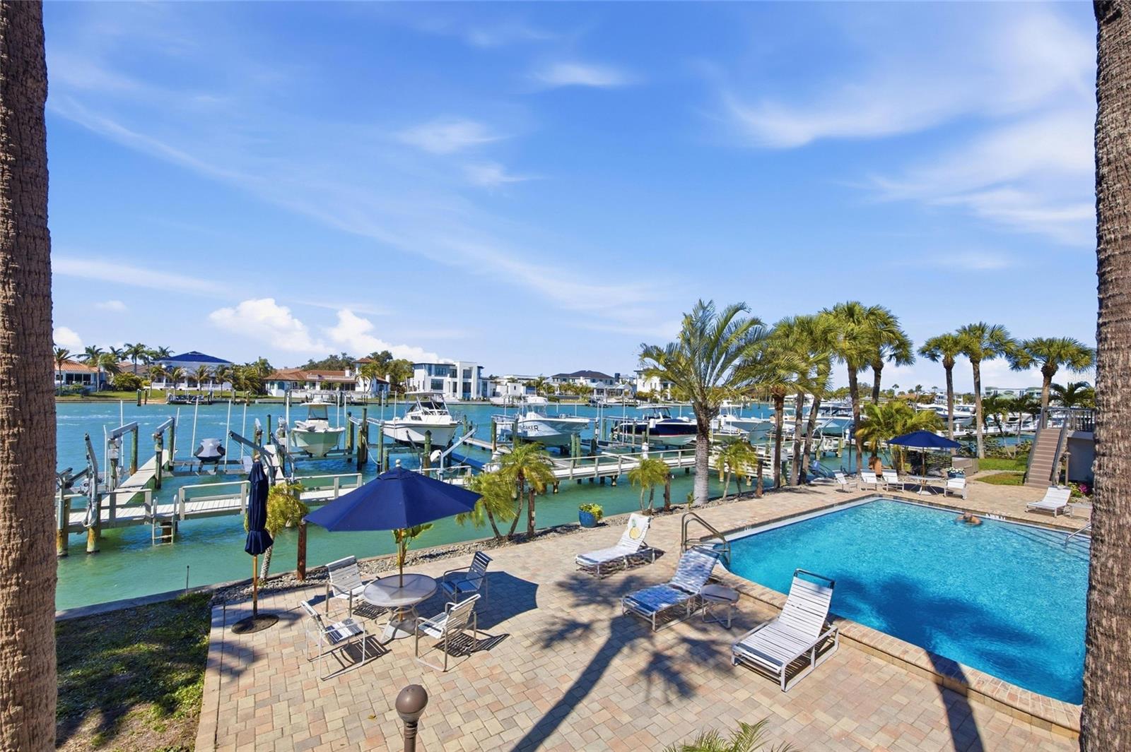 Image 5 of 43 For 534 Pinellas Bayway S 101