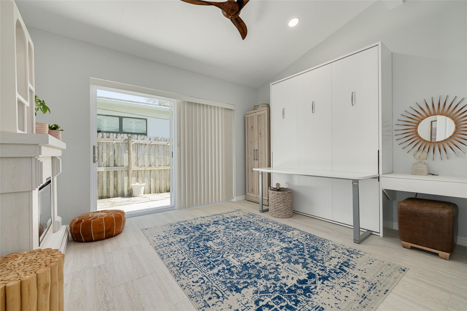 Image 18 of 39 For 240 24th Avenue N