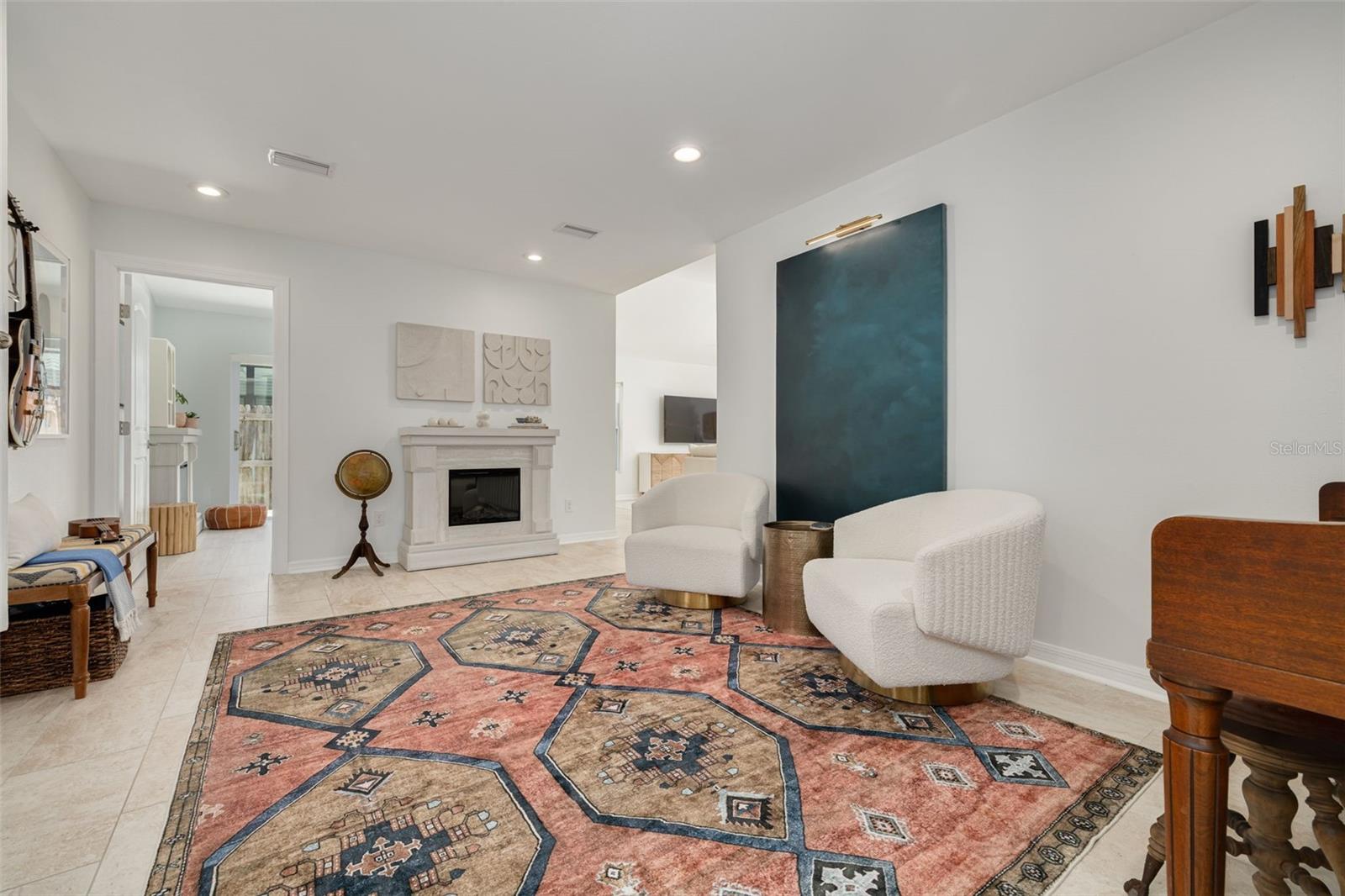 Image 19 of 39 For 240 24th Avenue N