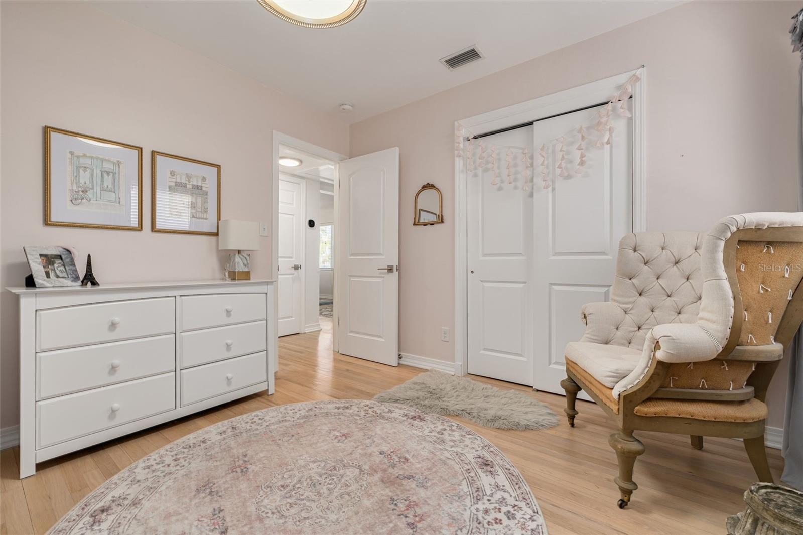 Image 31 of 39 For 240 24th Avenue N