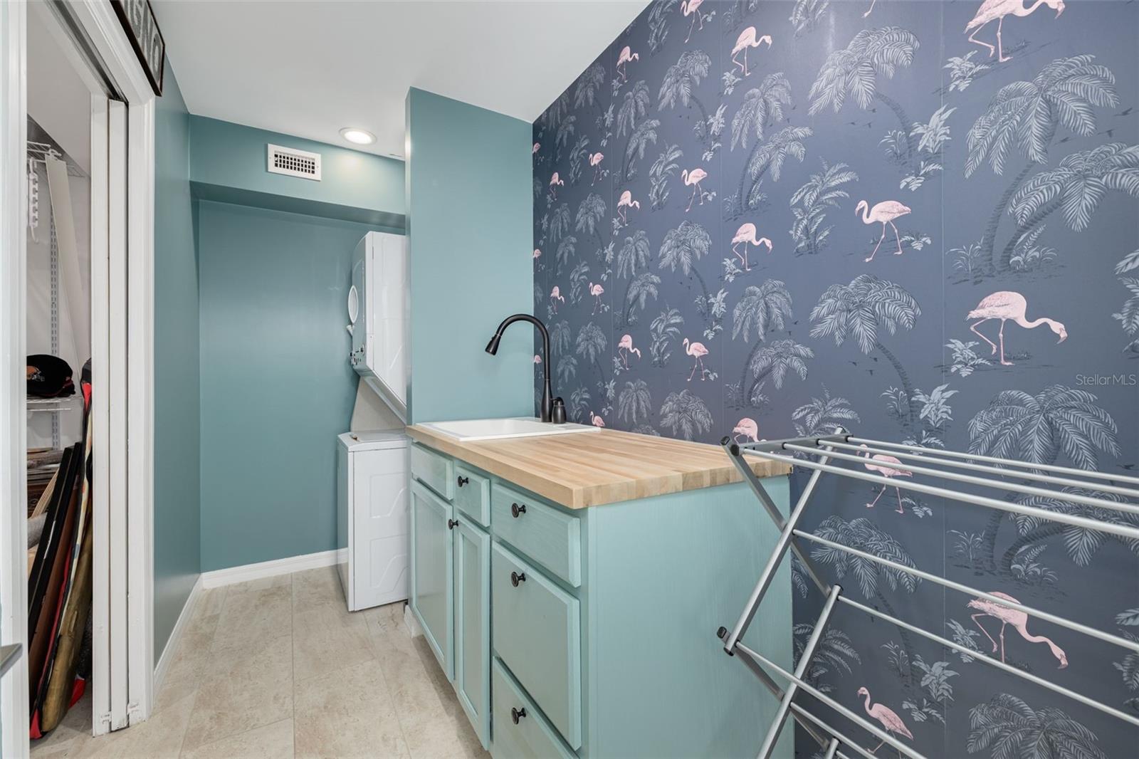 Image 32 of 39 For 240 24th Avenue N