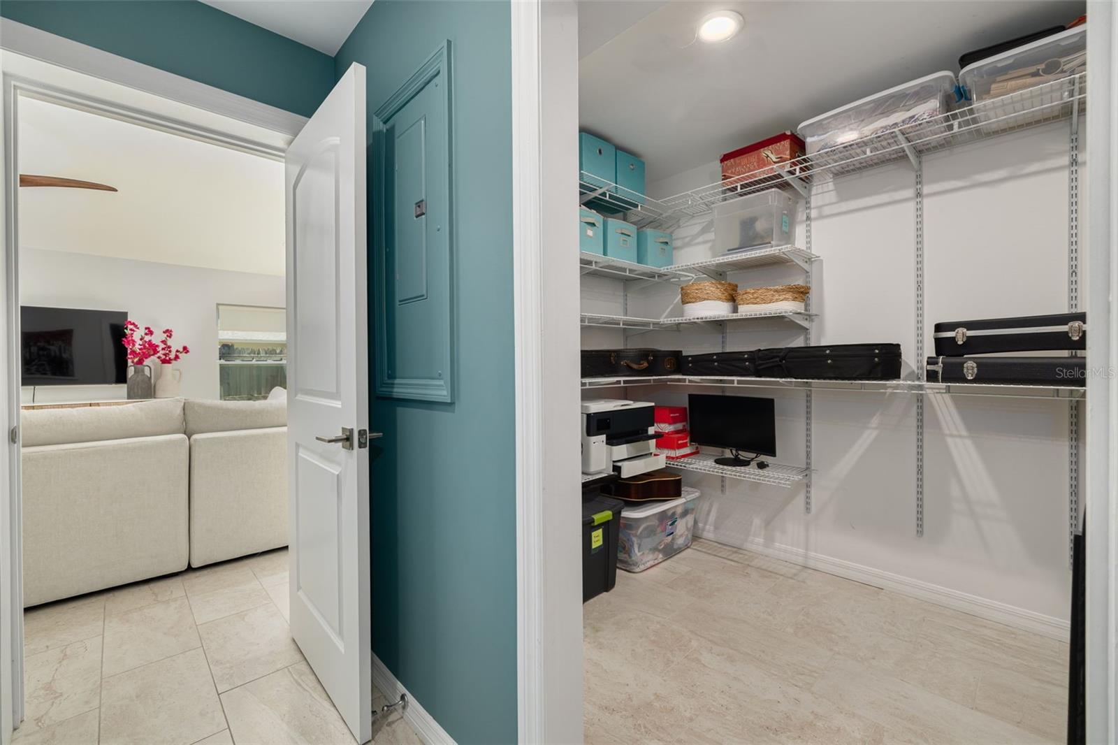 Image 33 of 39 For 240 24th Avenue N