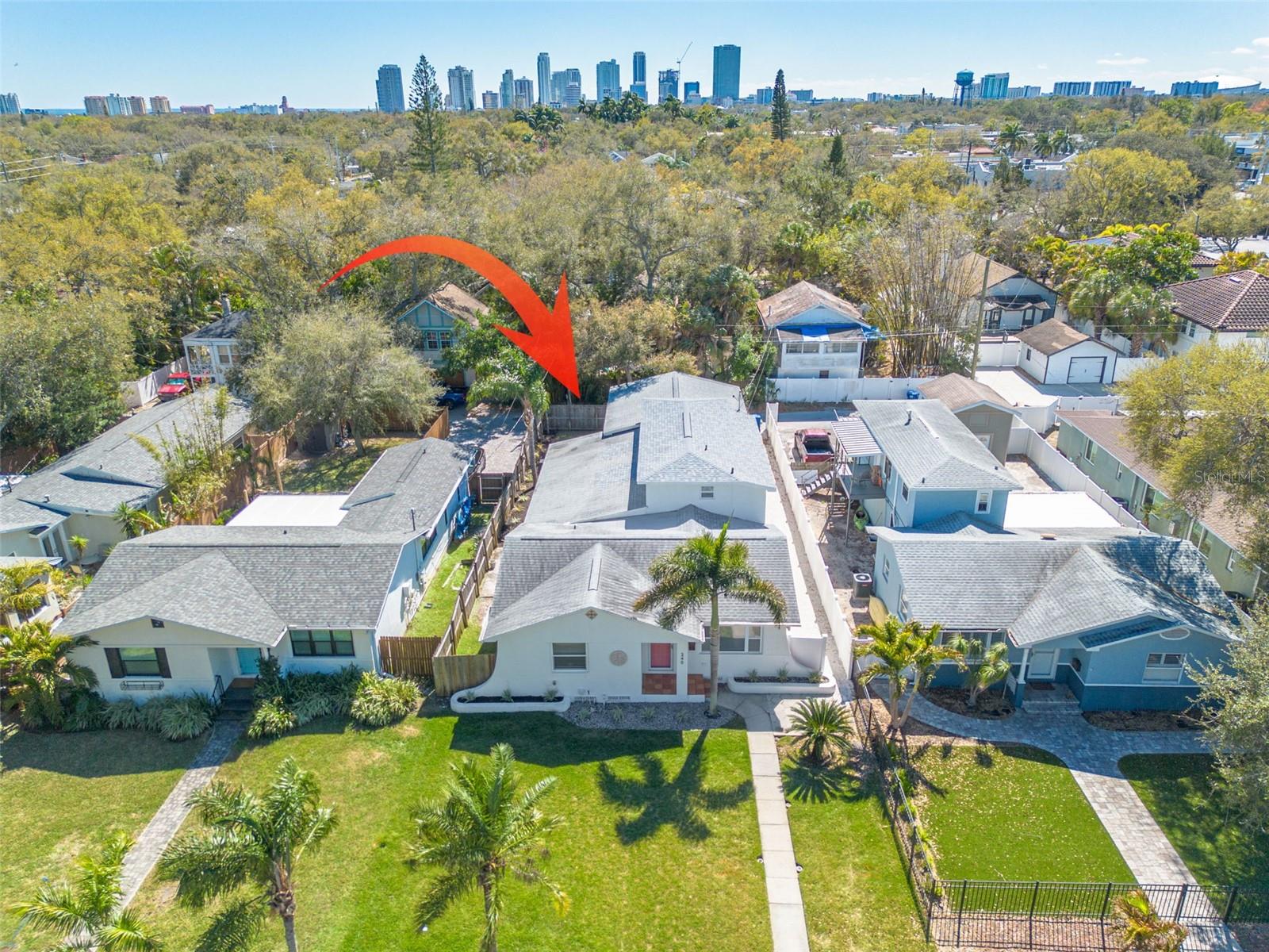 Image 4 of 39 For 240 24th Avenue N