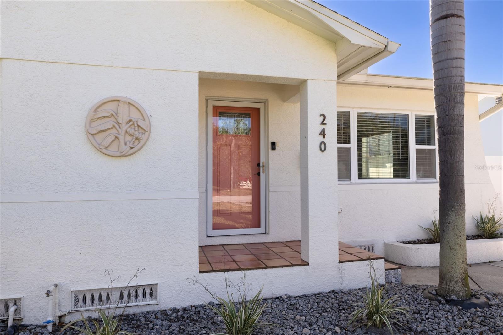 Image 6 of 39 For 240 24th Avenue N