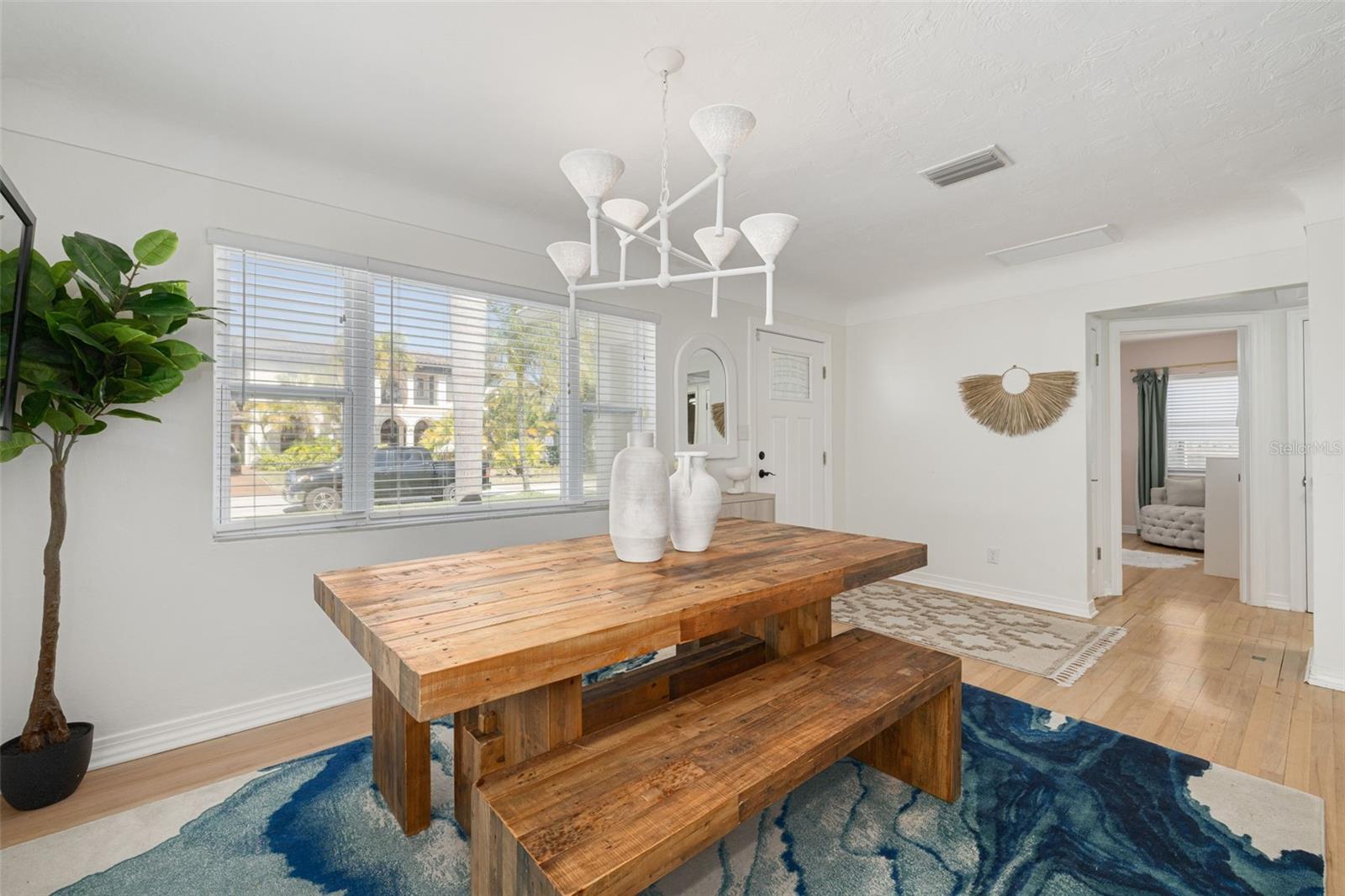 Image 8 of 39 For 240 24th Avenue N