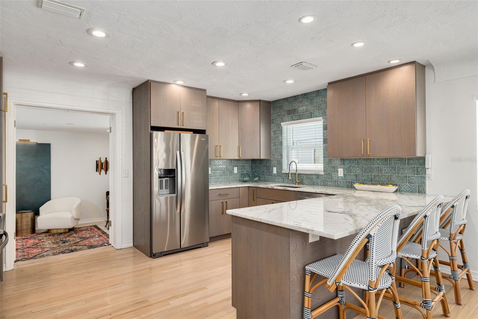 Image 9 of 39 For 240 24th Avenue N