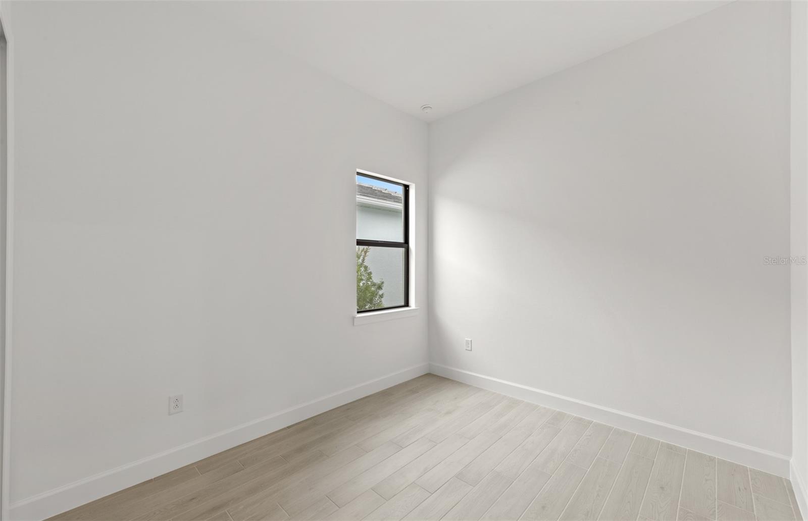 Image 23 of 33 For 4826 Empire Landing Run