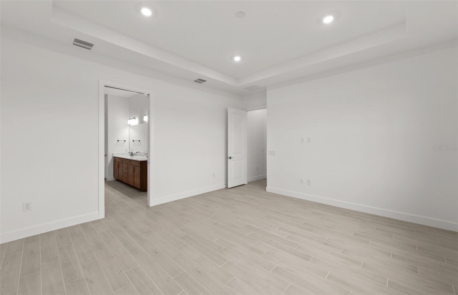 Image 25 of 33 For 4826 Empire Landing Run