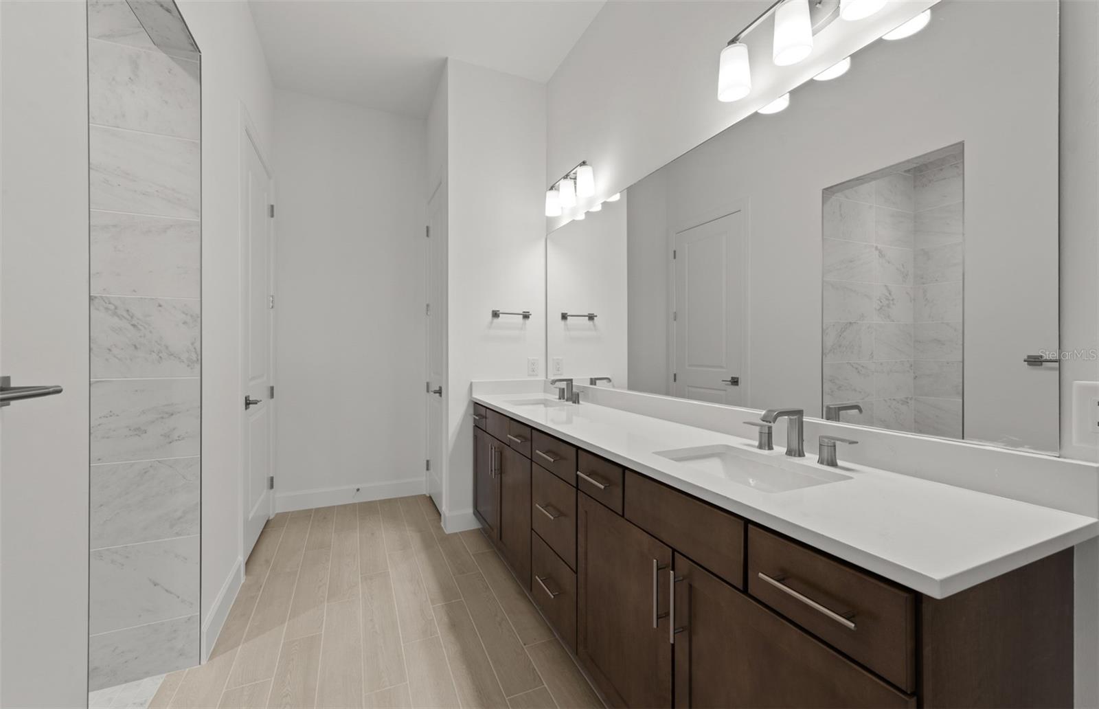 Image 27 of 33 For 4826 Empire Landing Run