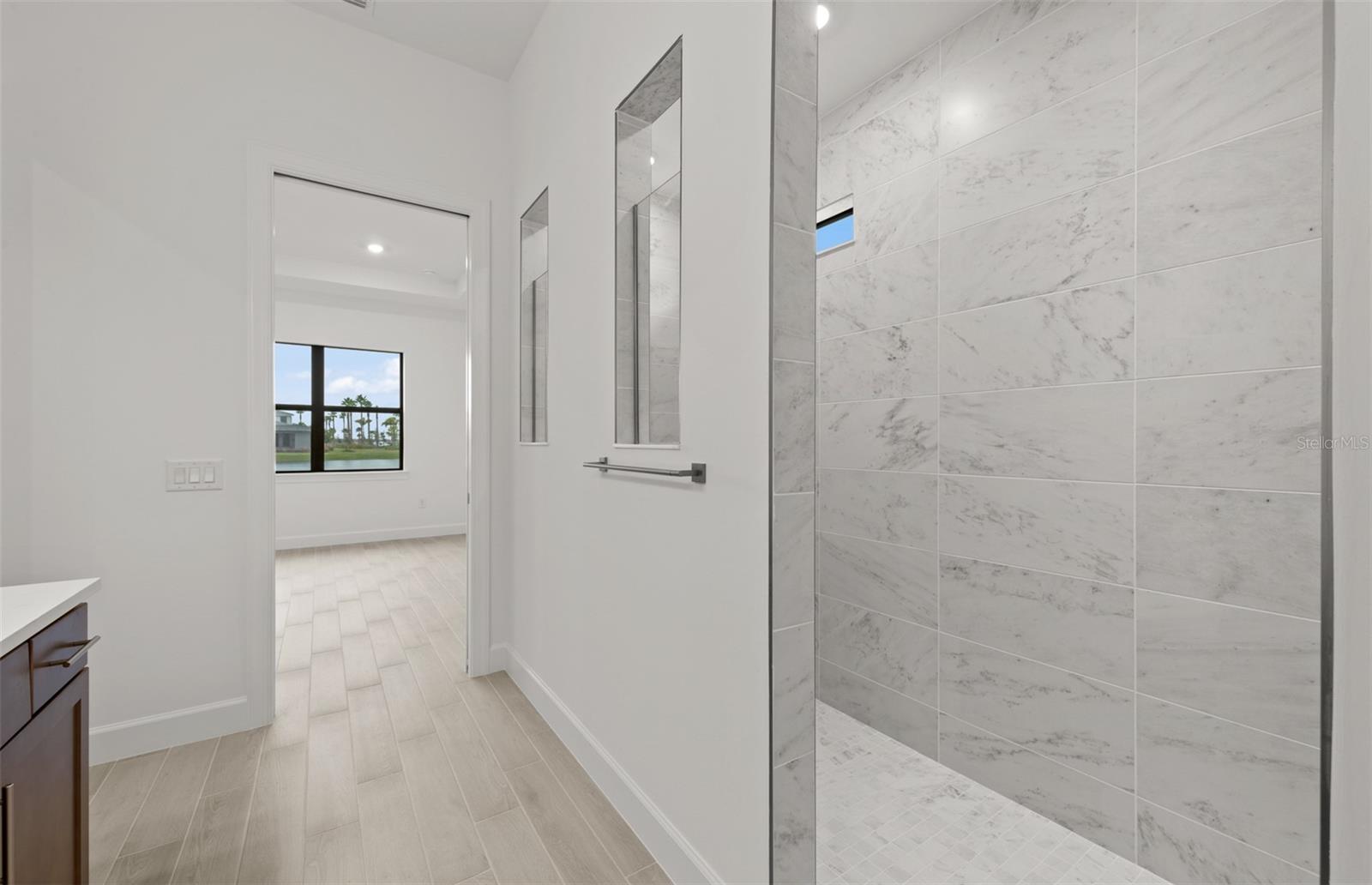 Image 28 of 33 For 4826 Empire Landing Run