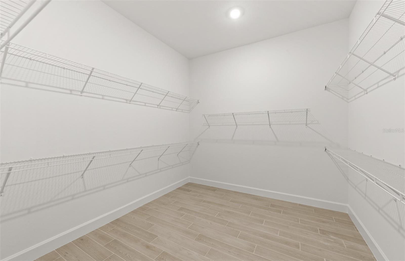 Image 29 of 33 For 4826 Empire Landing Run