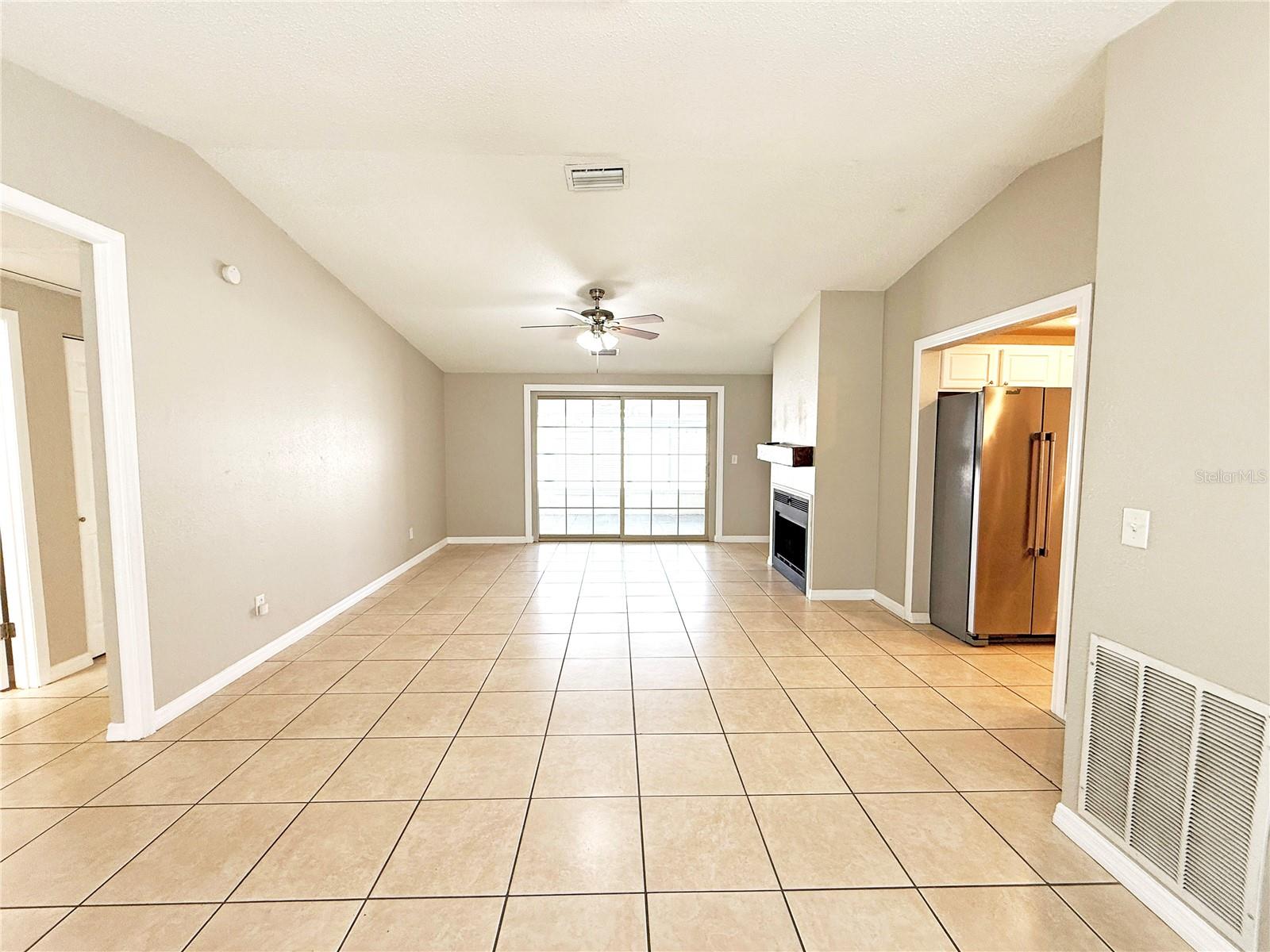 Image 3 of 24 For 8202 Almond Place