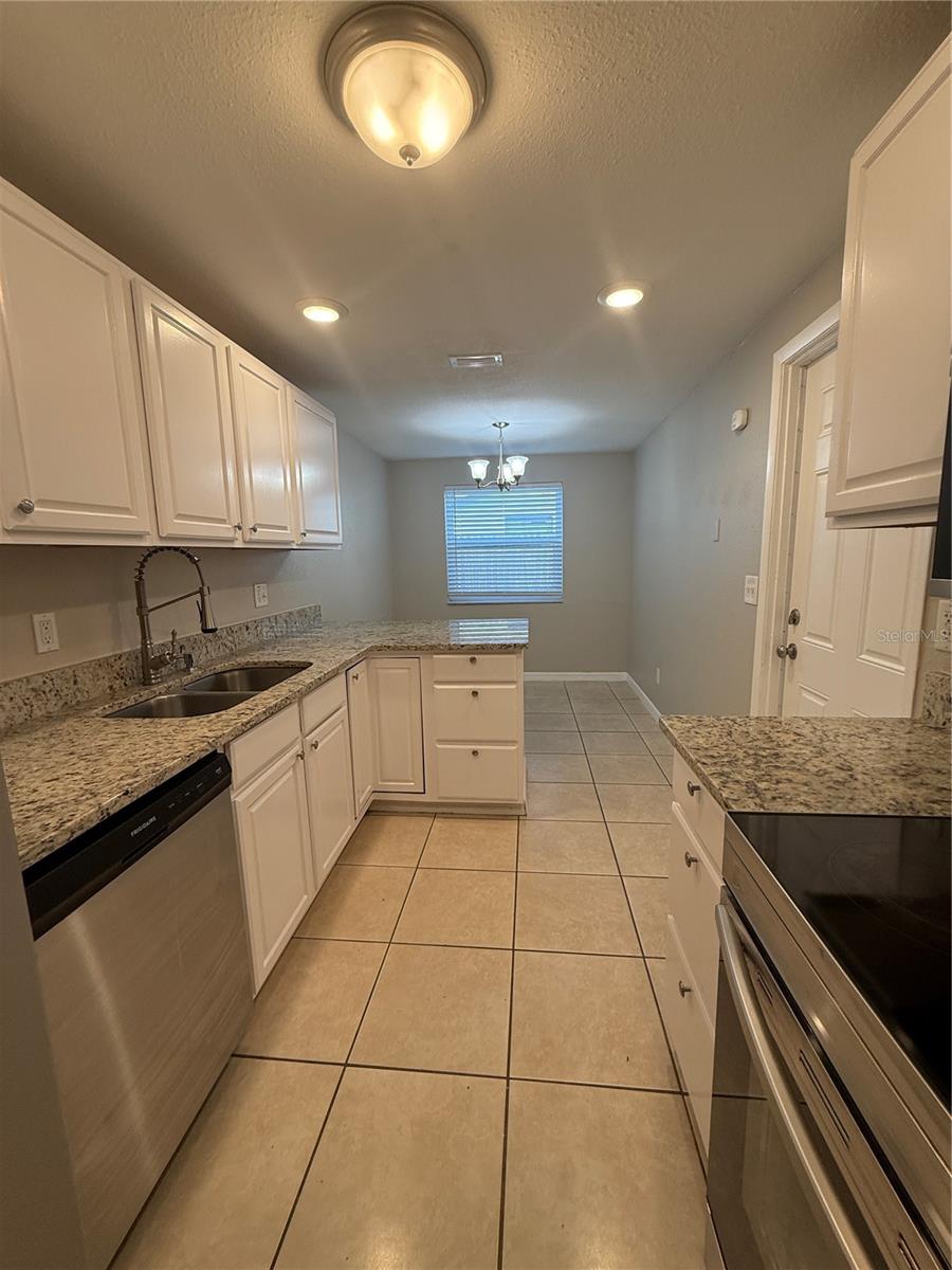 Image 4 of 24 For 8202 Almond Place