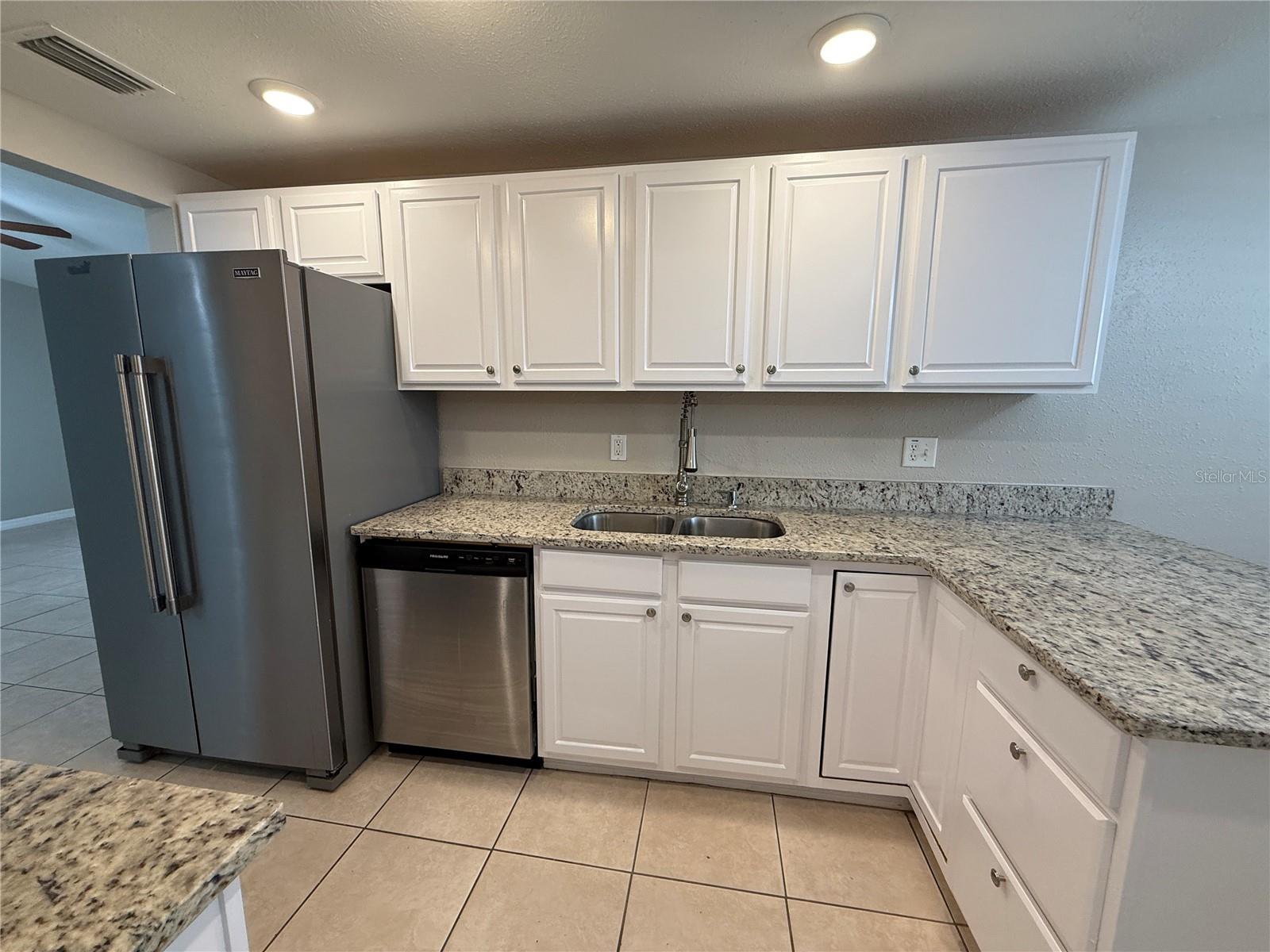 Image 5 of 24 For 8202 Almond Place