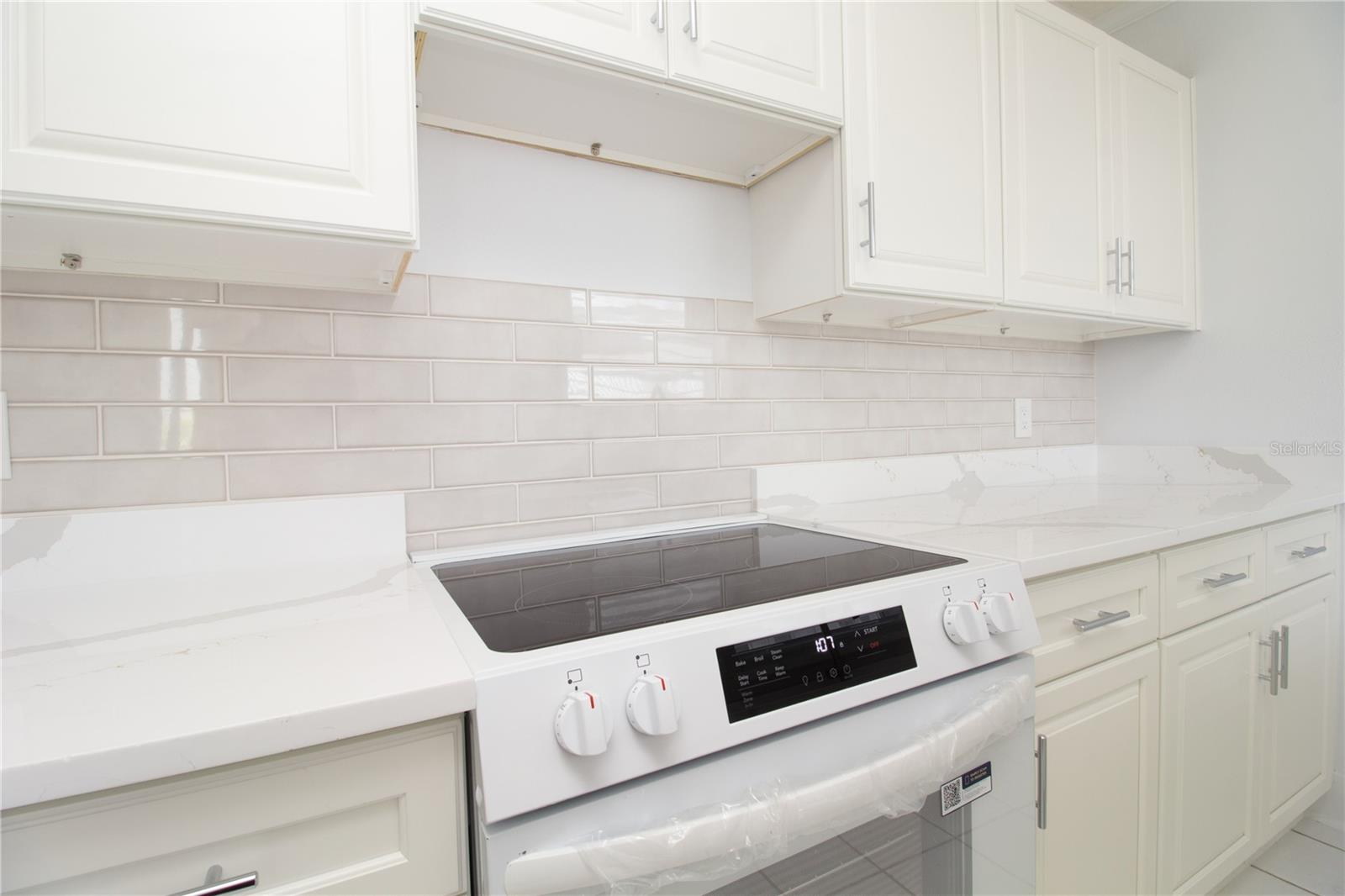 Image 10 of 22 For 6960 A Sunset Drive S 1c