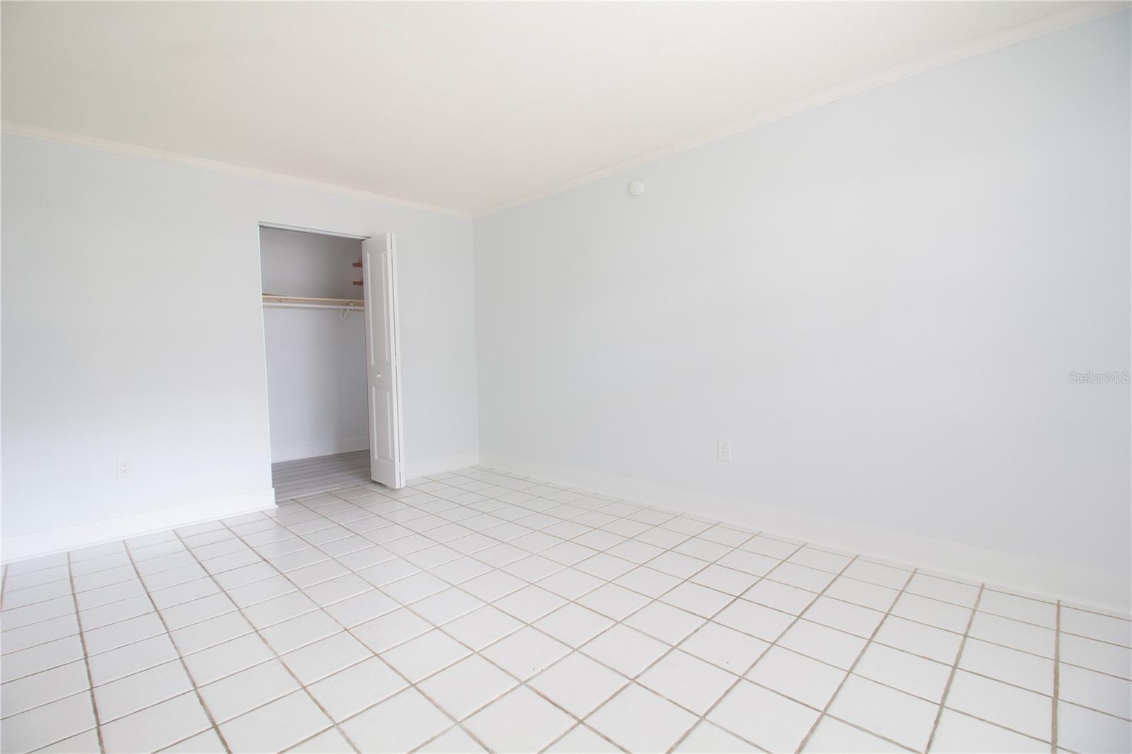 Image 12 of 22 For 6960 A Sunset Drive S 1c