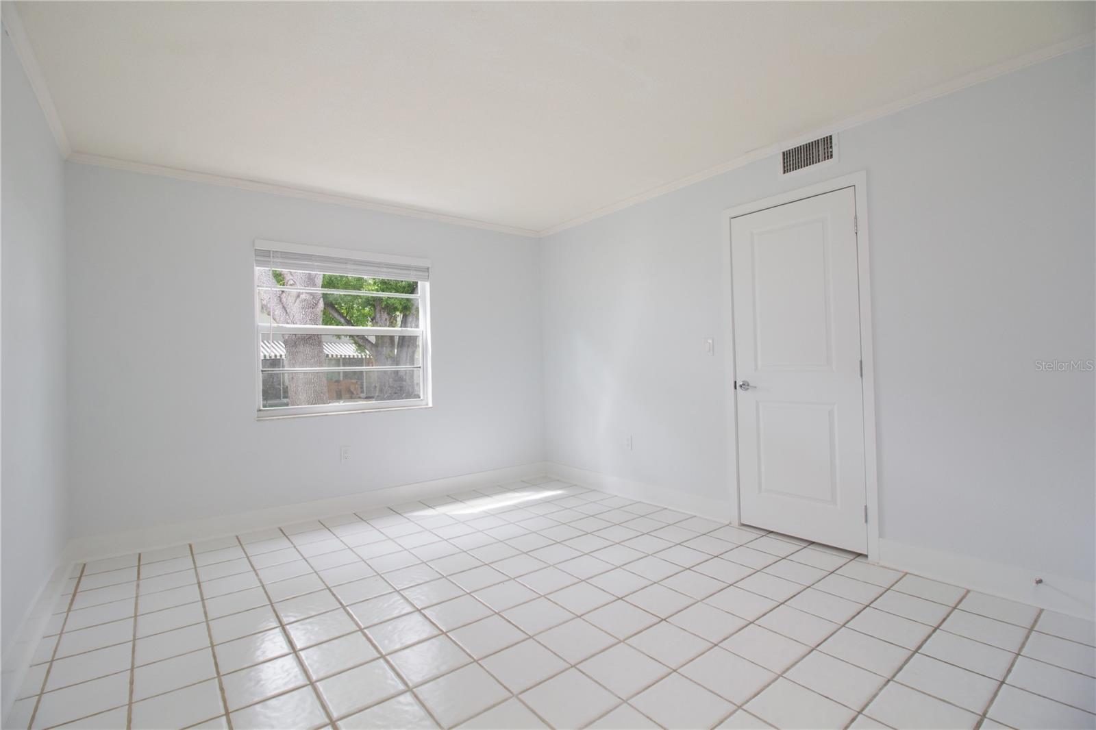 Image 13 of 22 For 6960 A Sunset Drive S 1c