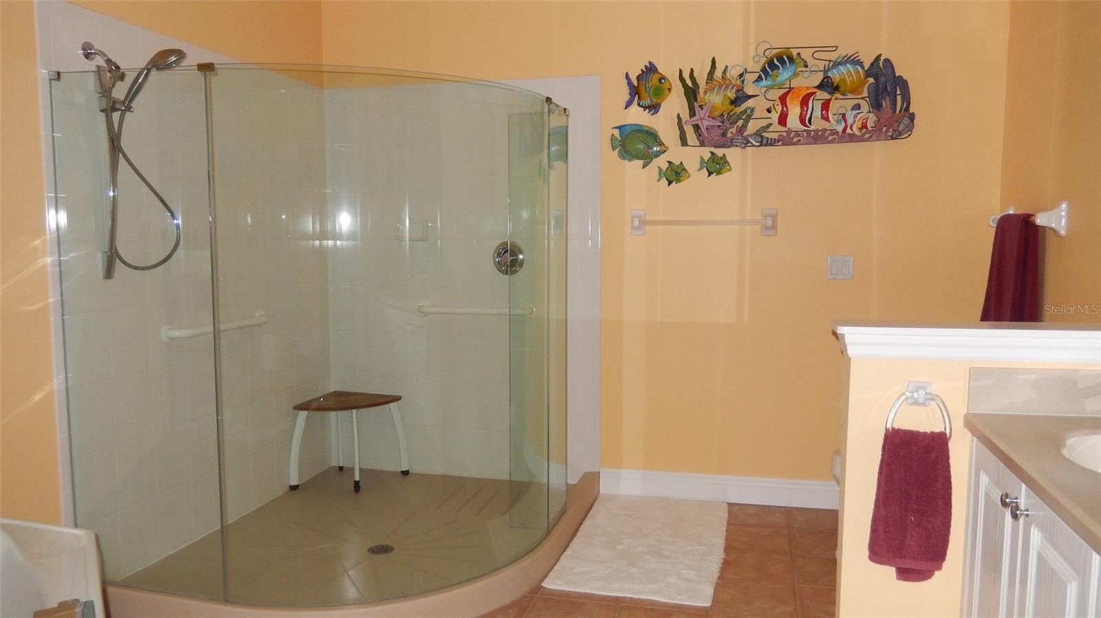 Listing photo id 11 for 6734 Vista Del Lago Avenue