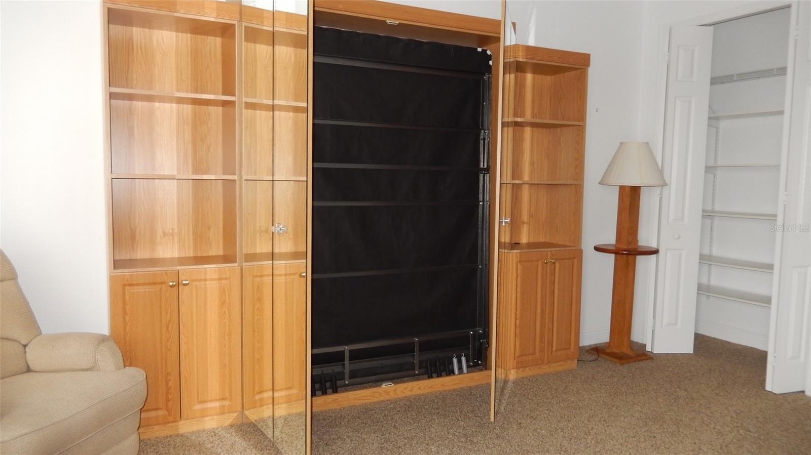 Listing photo id 15 for 6734 Vista Del Lago Avenue