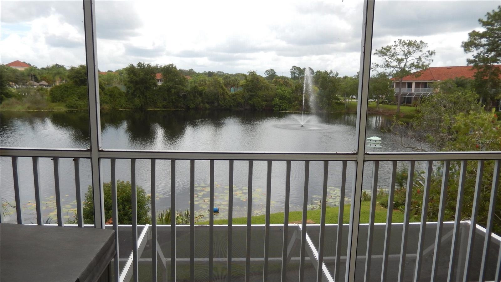 Listing photo id 17 for 6734 Vista Del Lago Avenue