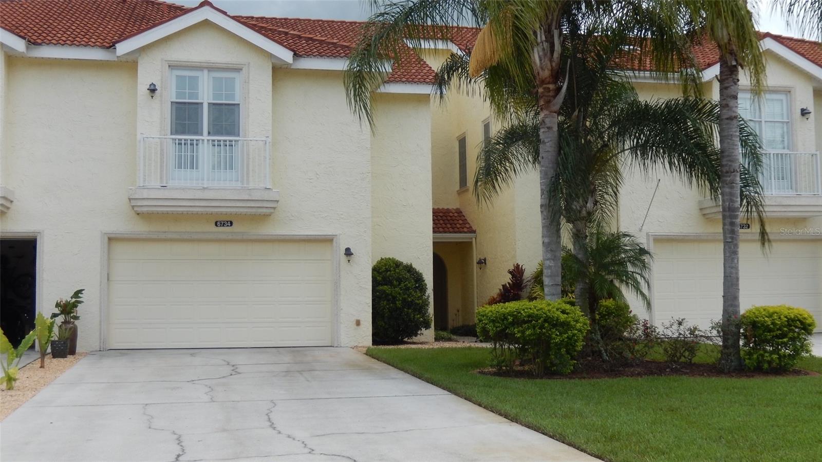 Listing photo id 0 for 6734 Vista Del Lago Avenue