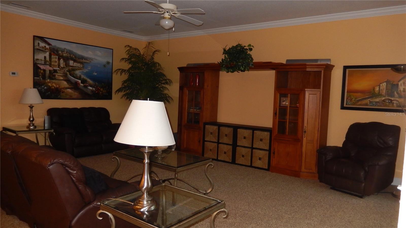 Listing photo id 21 for 6734 Vista Del Lago Avenue