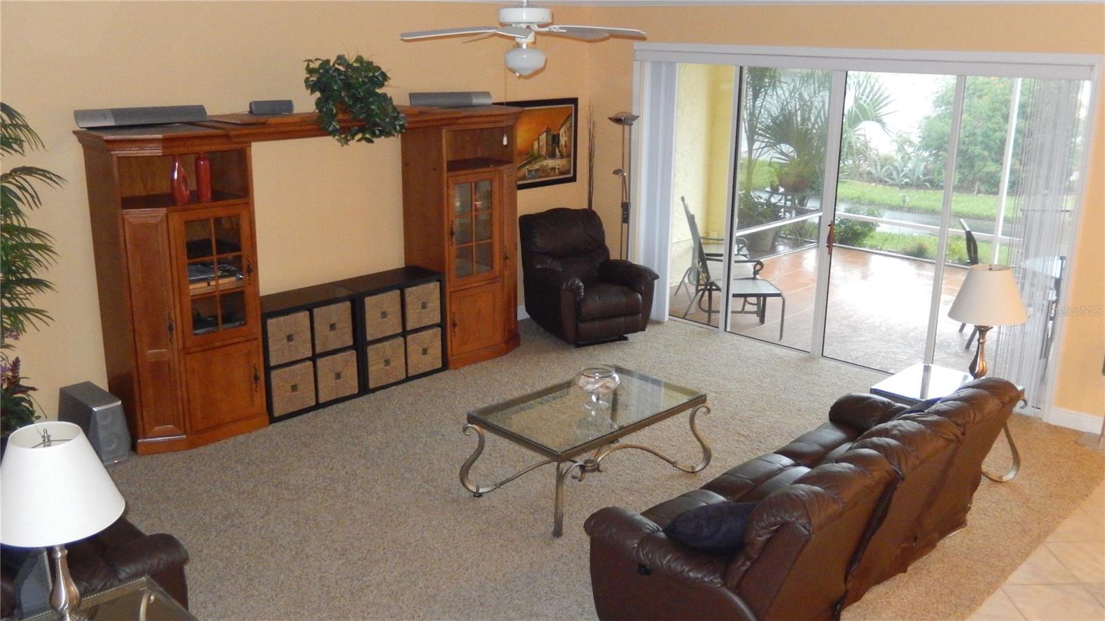 Listing photo id 22 for 6734 Vista Del Lago Avenue