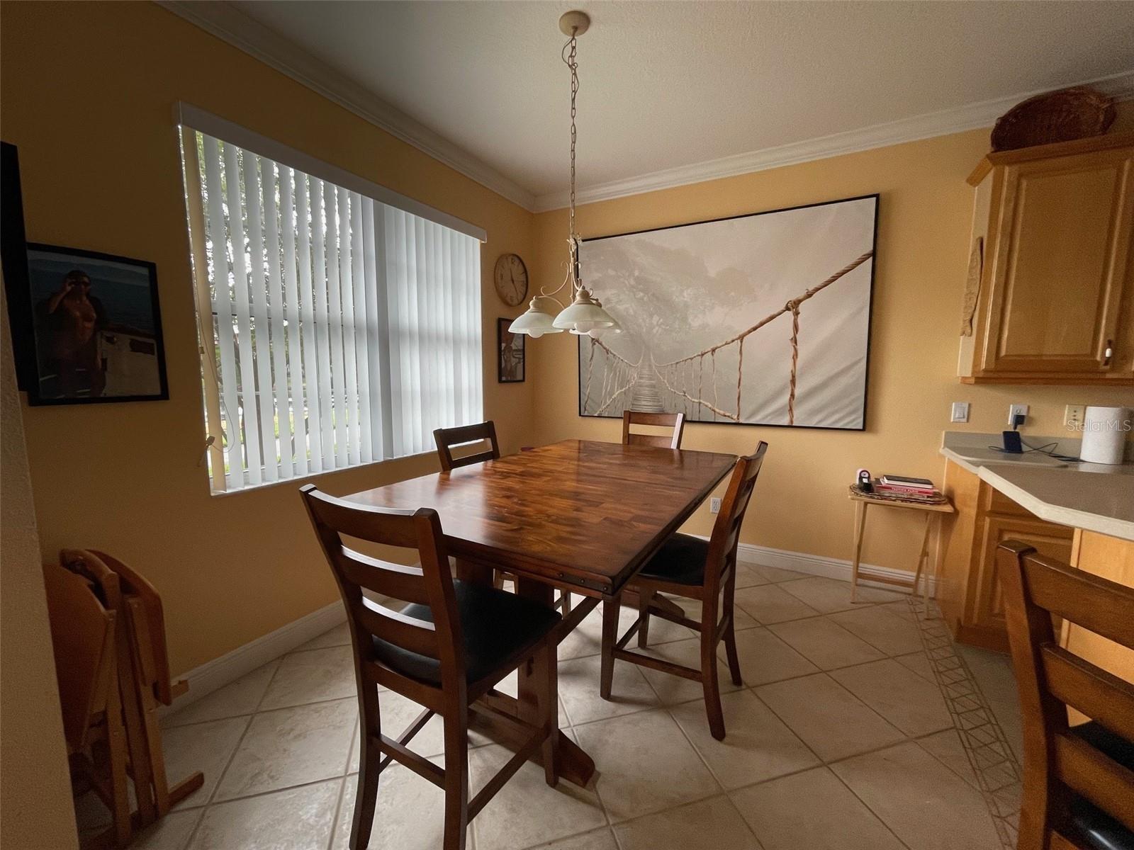 Listing photo id 2 for 6734 Vista Del Lago Avenue