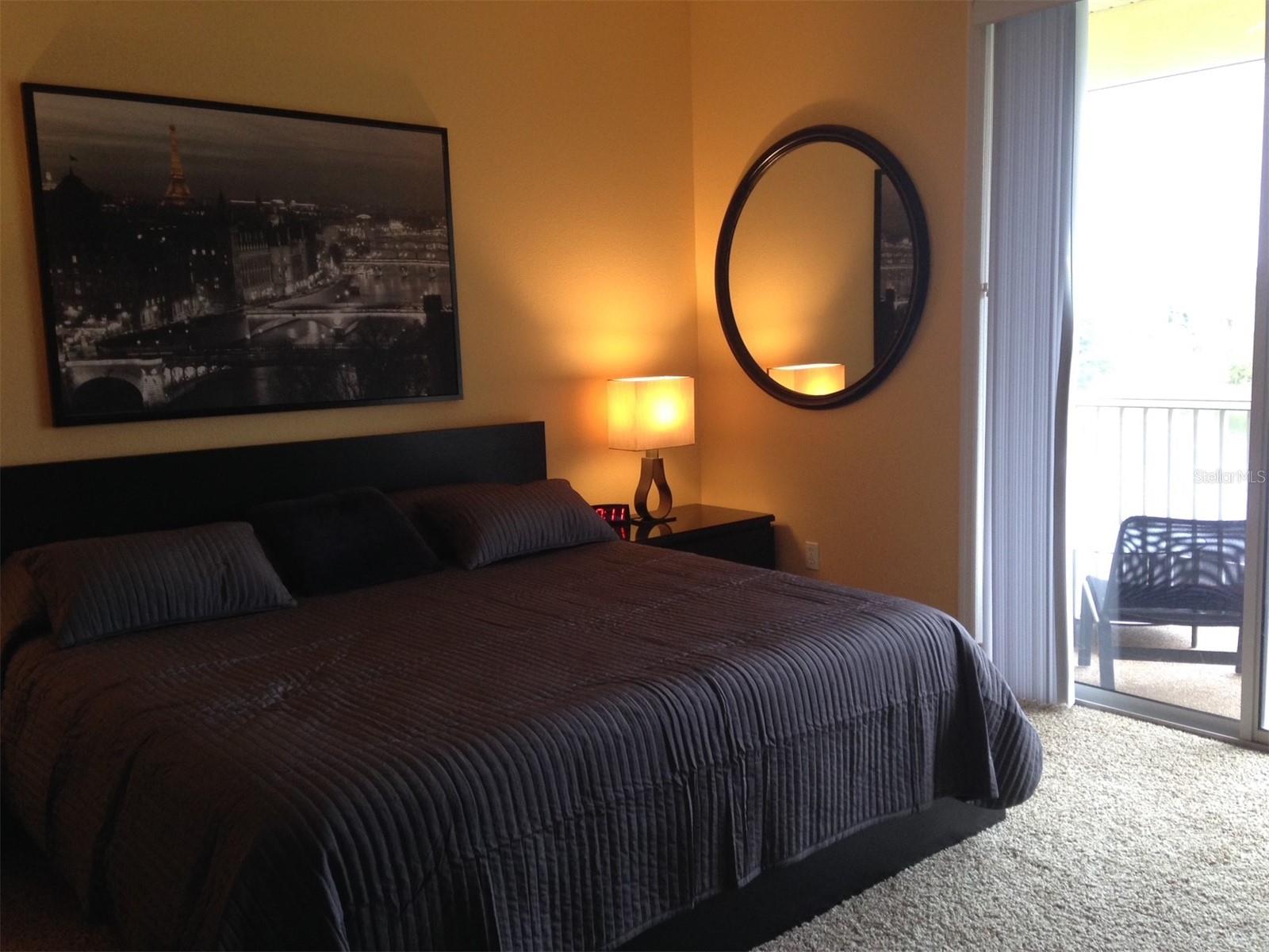 Listing photo id 7 for 6734 Vista Del Lago Avenue