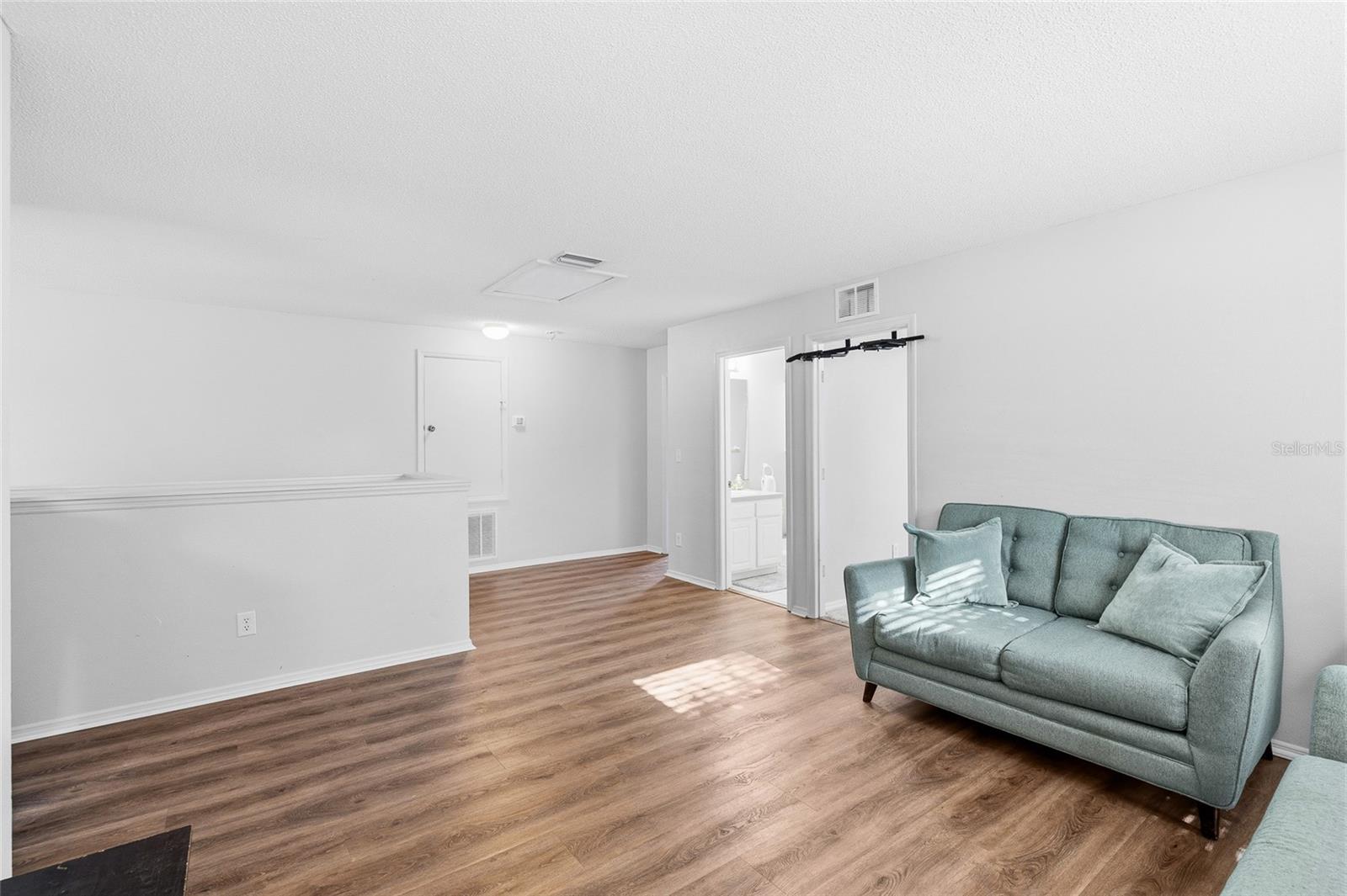 Image 21 of 49 For 13951 Noble Park Drive