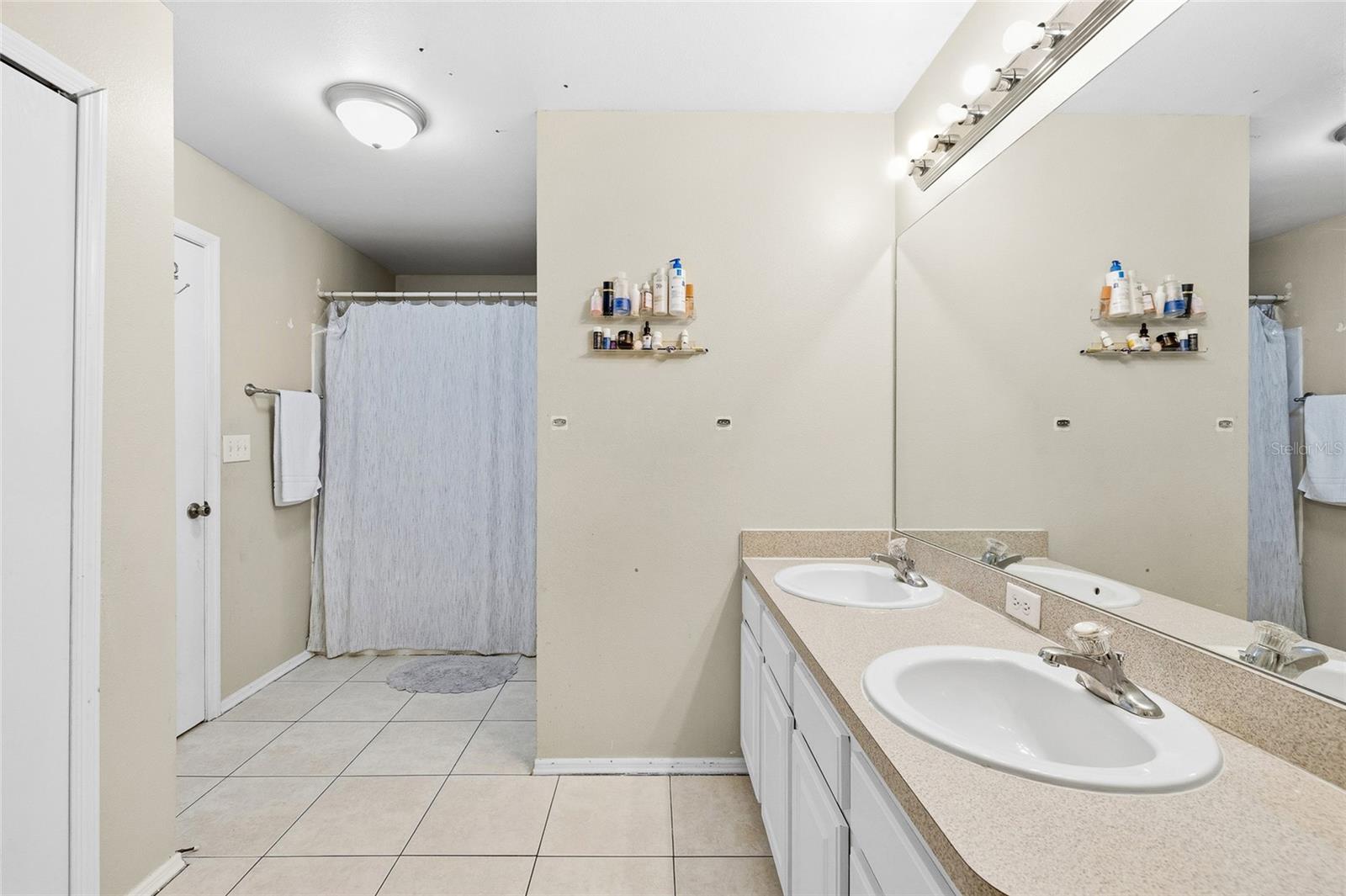 Image 26 of 49 For 13951 Noble Park Drive