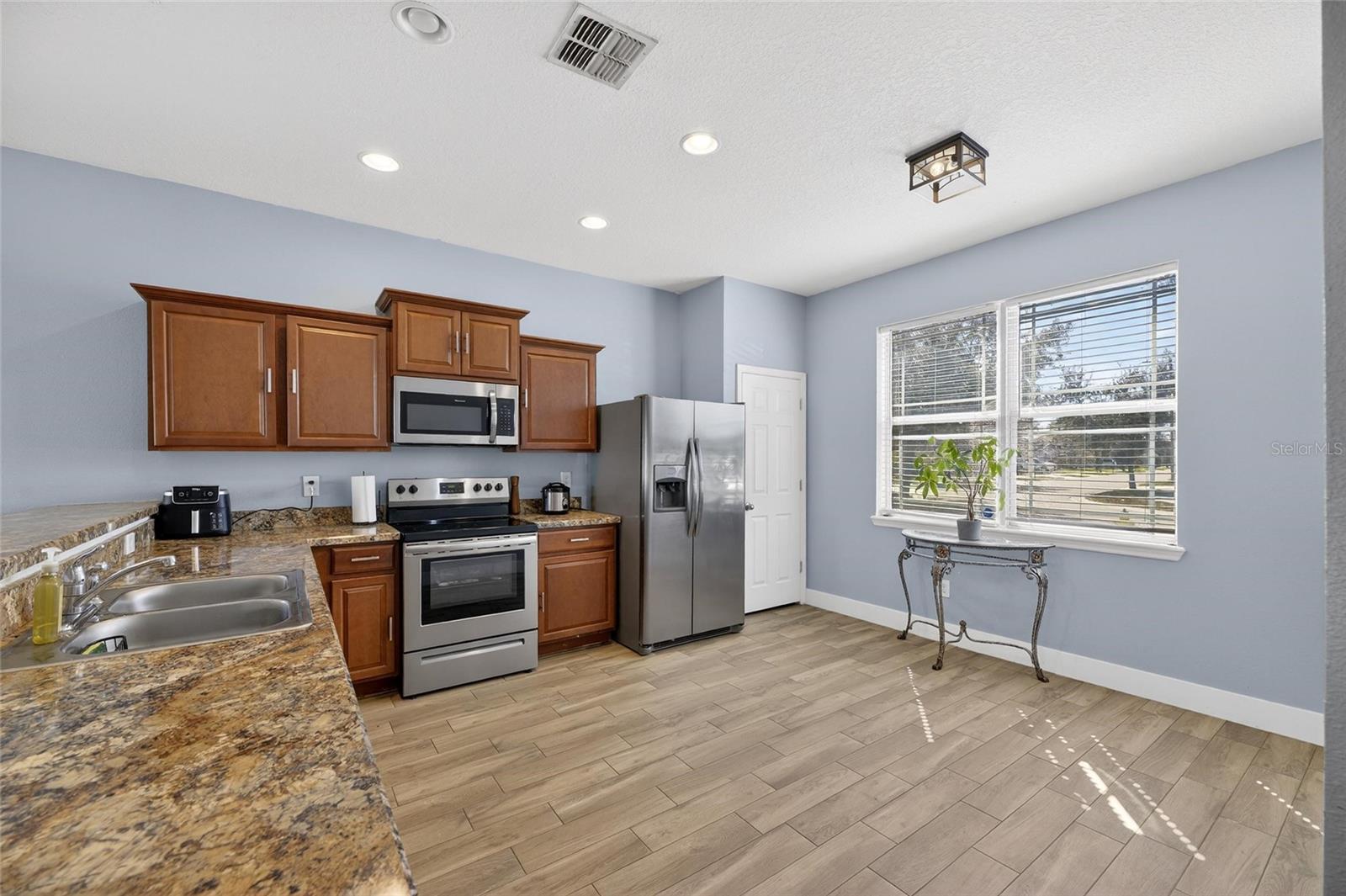 Image 24 of 99 For 14303 Alistar Manor Drive